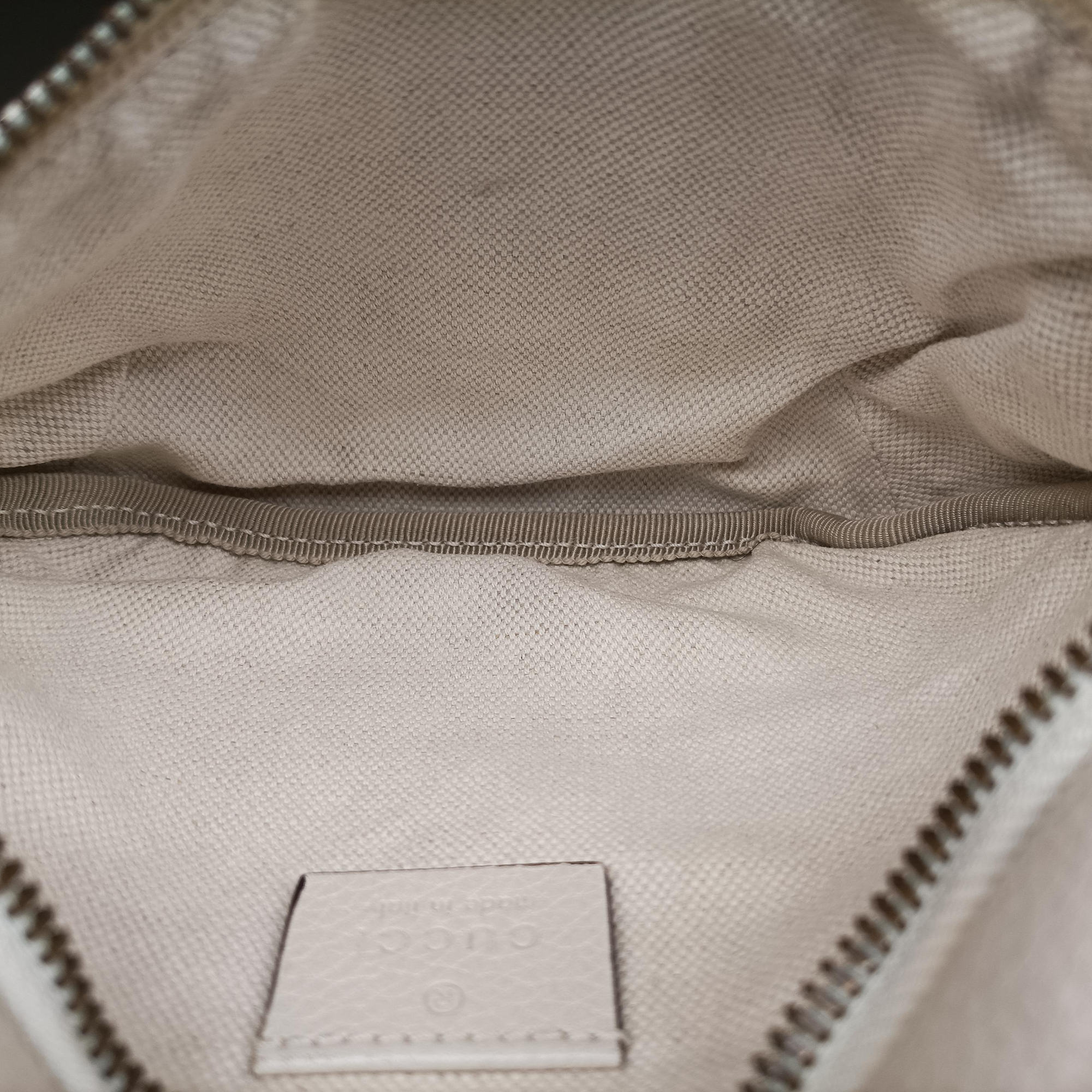 Pre-owned Gucci Print White Leather 527792 bum bag/waist bag | stylenewstar