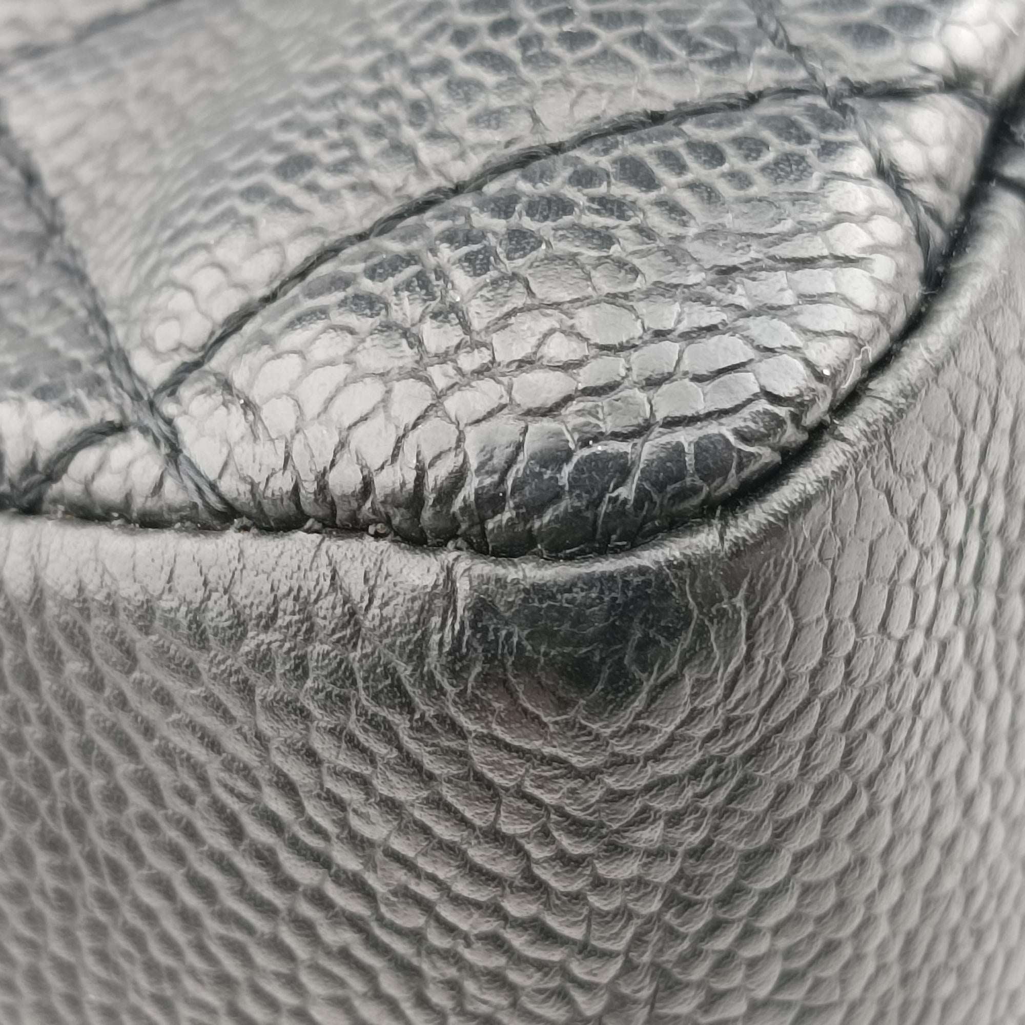 Pre-owned Chanel Matelasse Cocomark GST Black caviar skin A20995 shoulderbag | stylenewstar