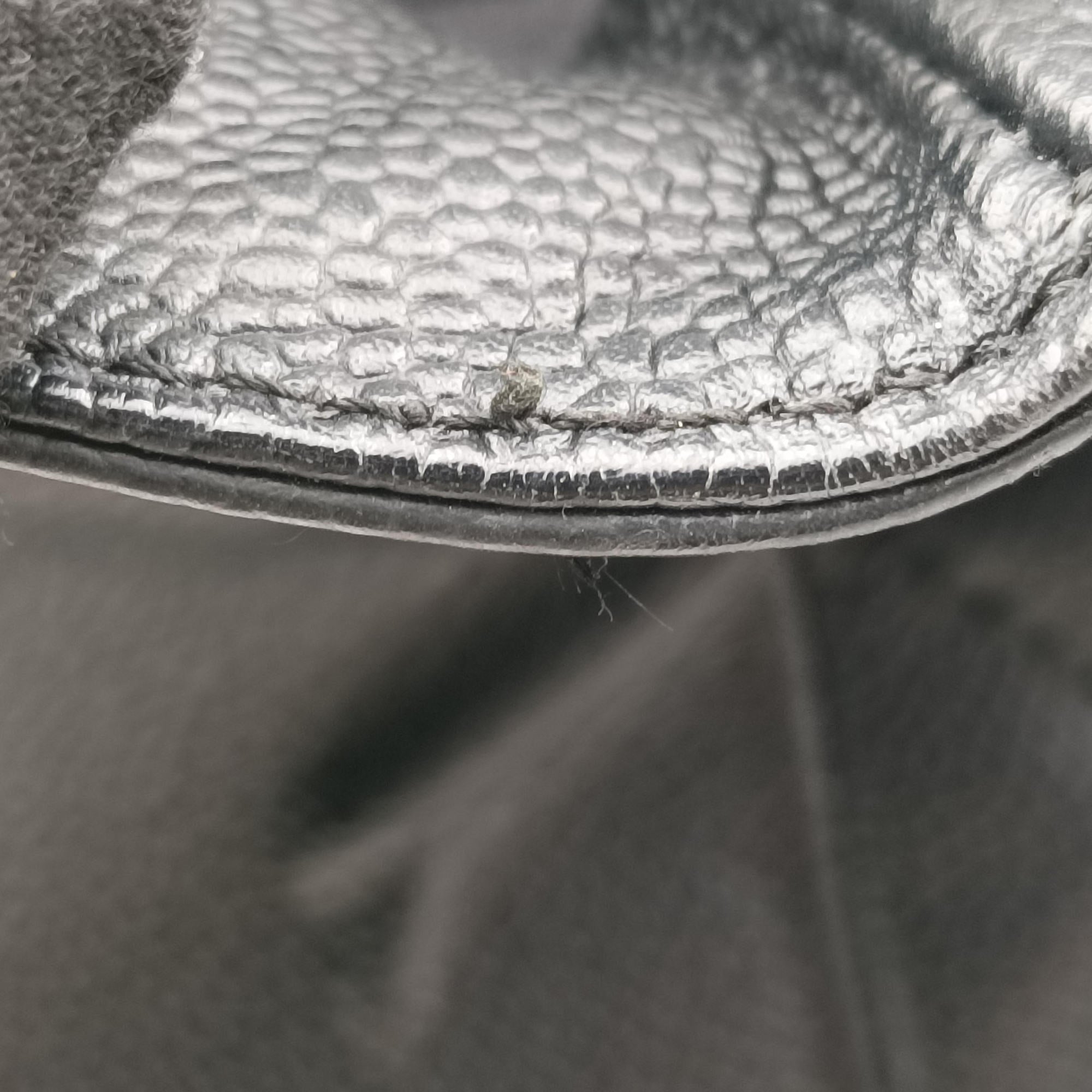 Pre-owned Chanel Matelasse Cocomark GST Black caviar skin A20995 shoulderbag | stylenewstar