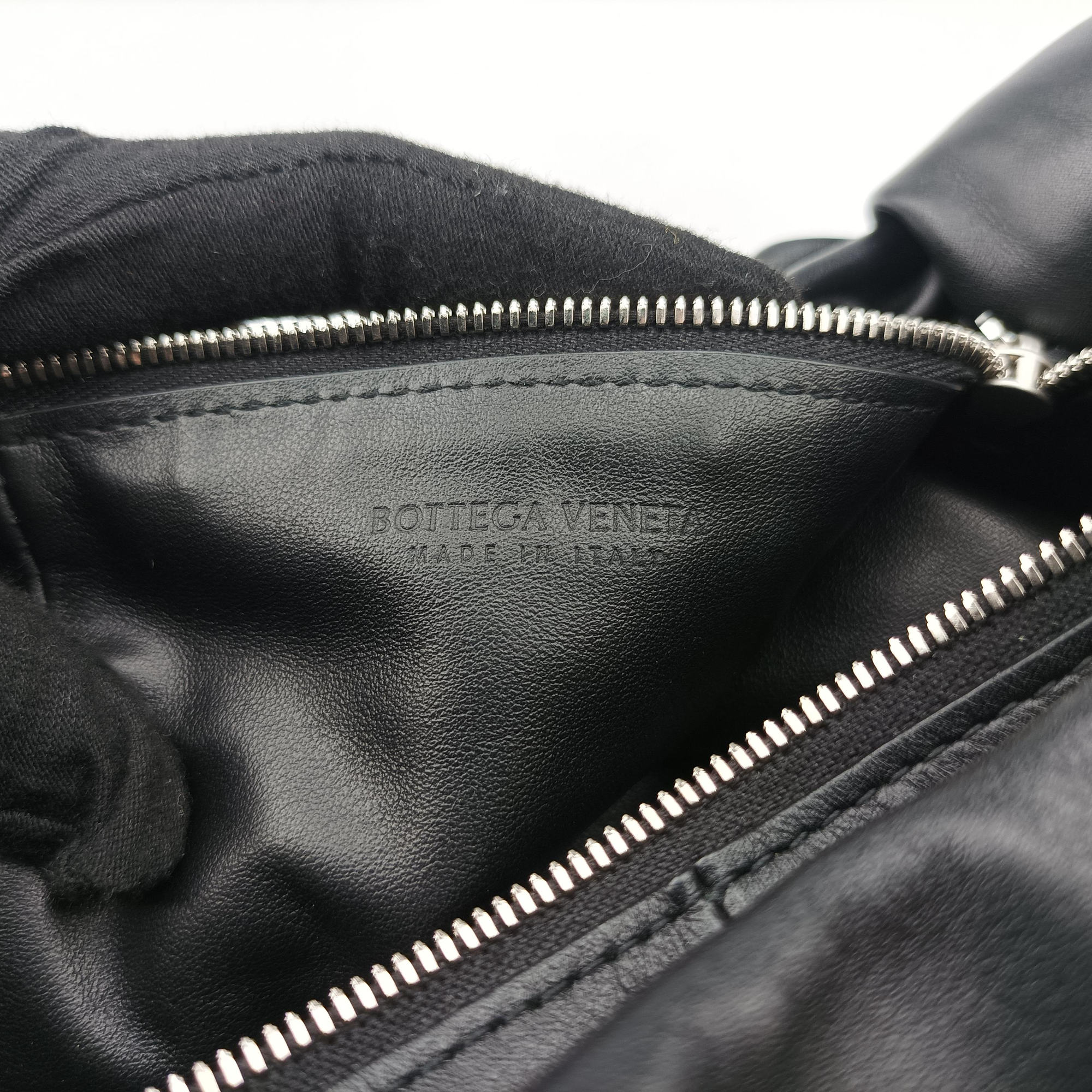 Vintage Bottega Veneta Double Knot Black lambskin  handbag | stylenewstar