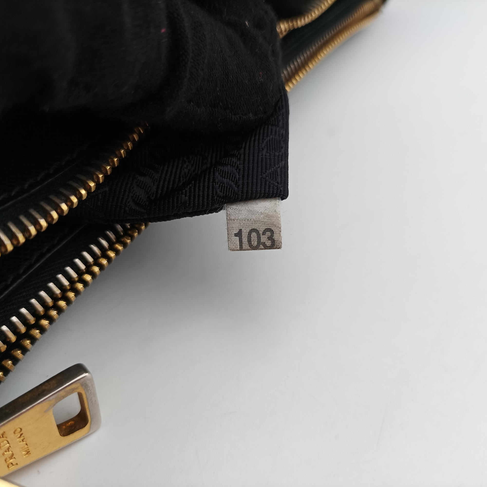 Vintage Prada Galleria Black SAFFIANO Leather BN2274 shoulderbag | stylenewstar