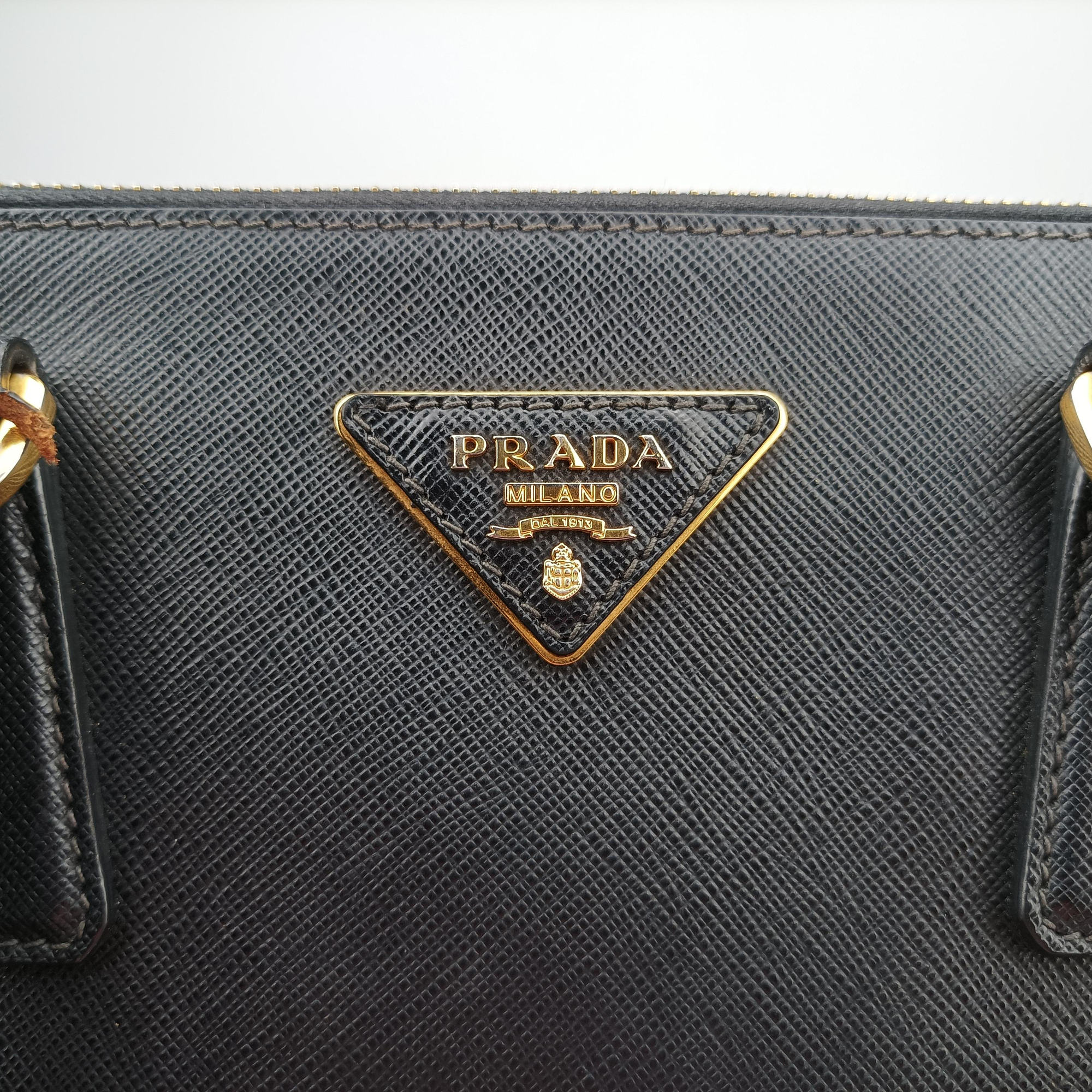 Vintage Prada Galleria Black SAFFIANO Leather BN2274 shoulderbag | stylenewstar
