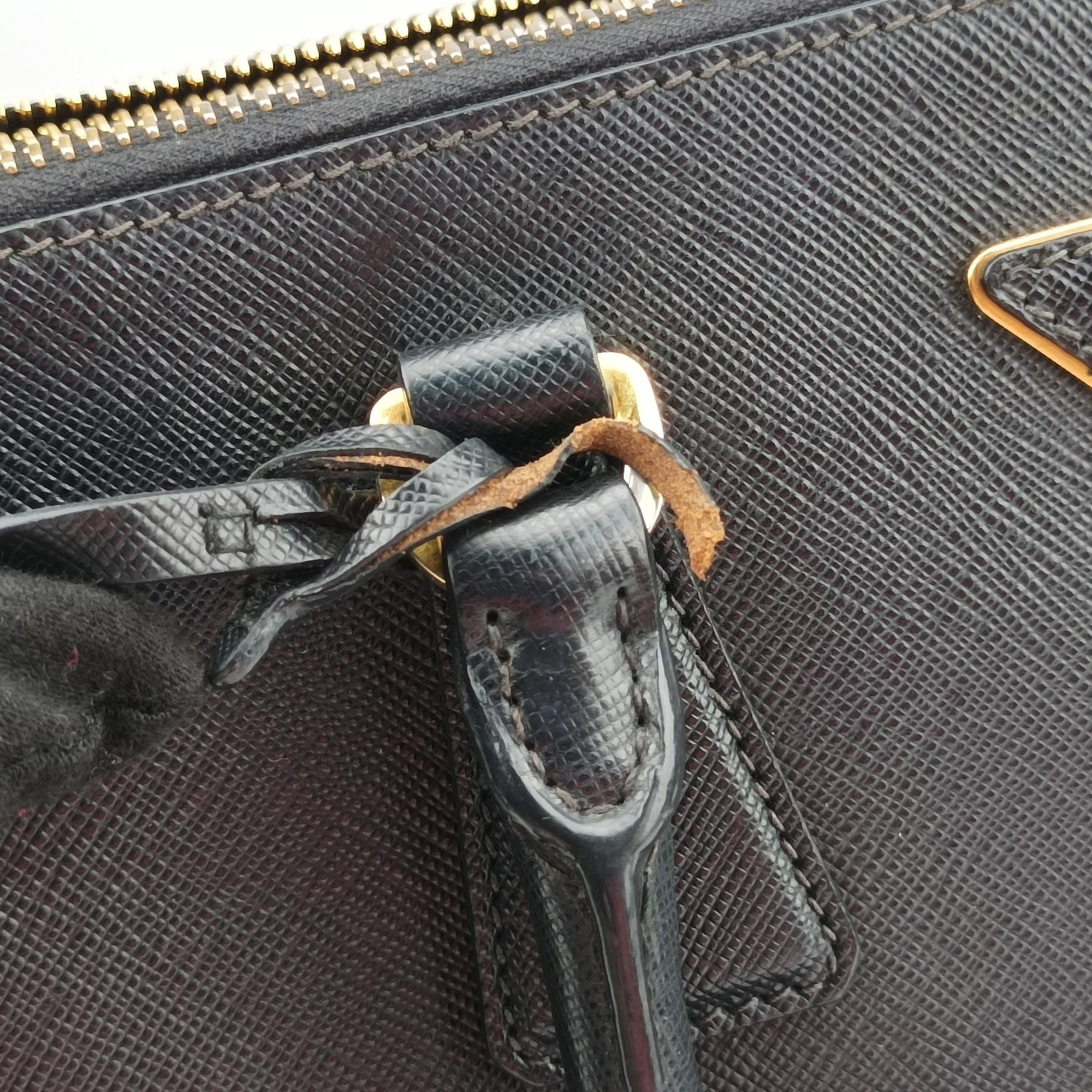 Vintage Prada Galleria Black SAFFIANO Leather BN2274 shoulderbag | stylenewstar