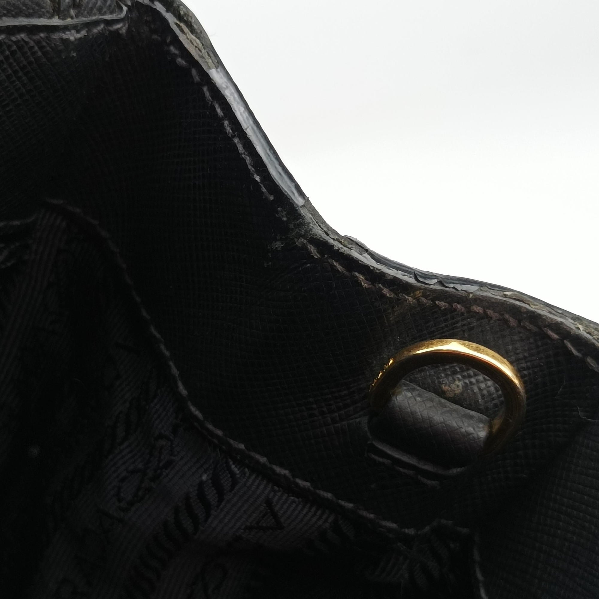 Vintage Prada Galleria Black SAFFIANO Leather BN2274 shoulderbag | stylenewstar