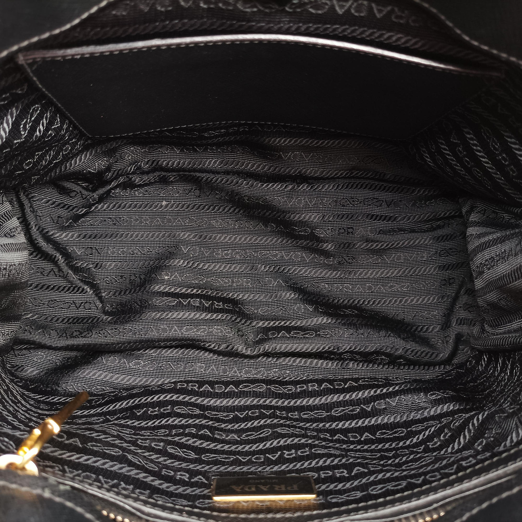Vintage Prada Galleria Black SAFFIANO Leather BN2274 shoulderbag | stylenewstar