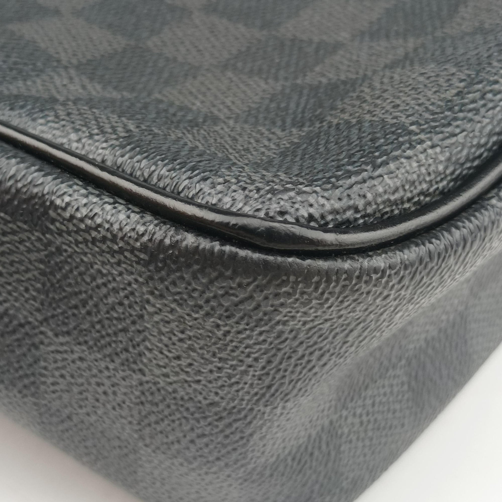 Vintage Louis Vuitton DANIEL MM Noir Damier GRAPHITE N58029 shoulderbag | stylenewstar