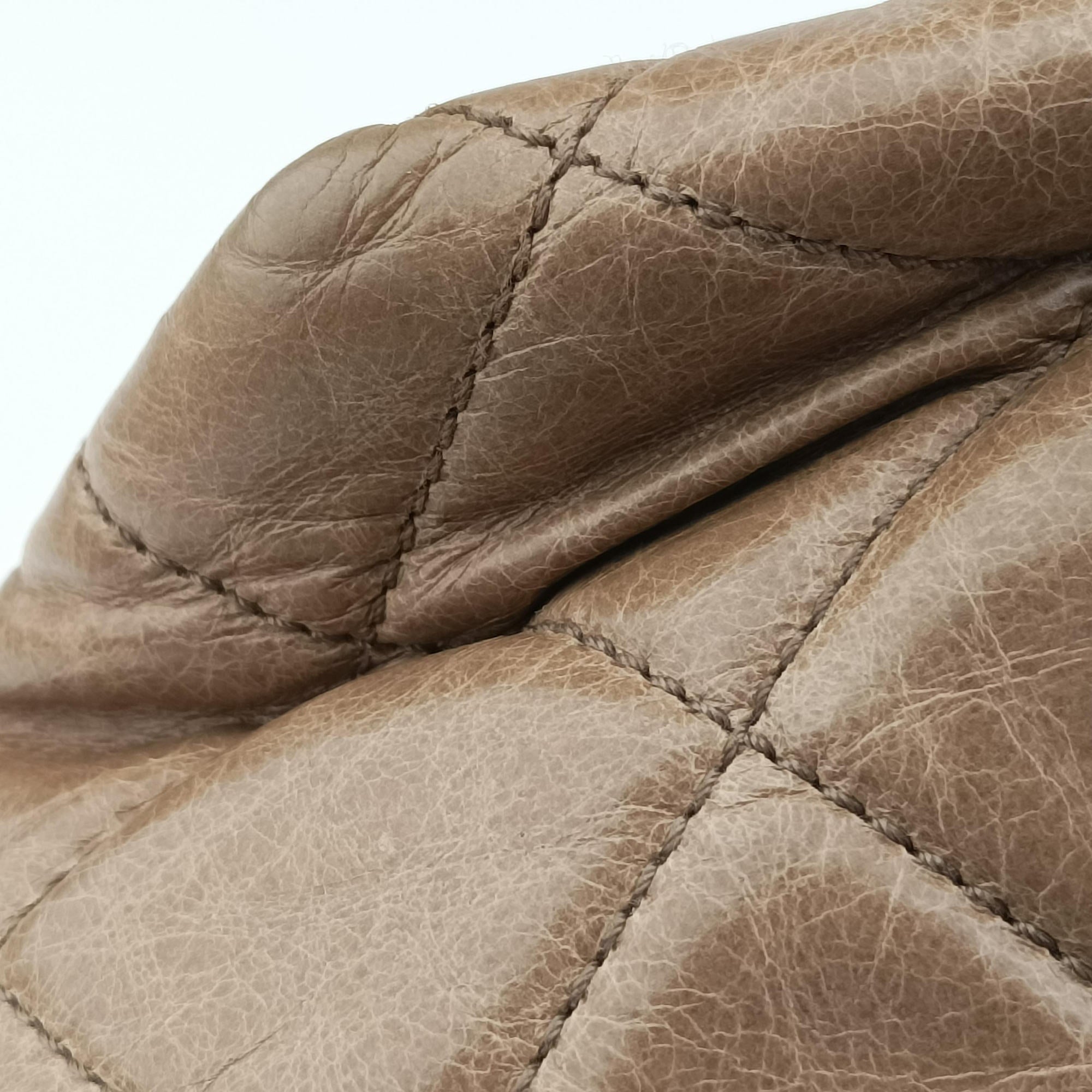 Pre-owned Chanel Matelasse Camel lambskin A67802 shoulderbag | stylenewstar