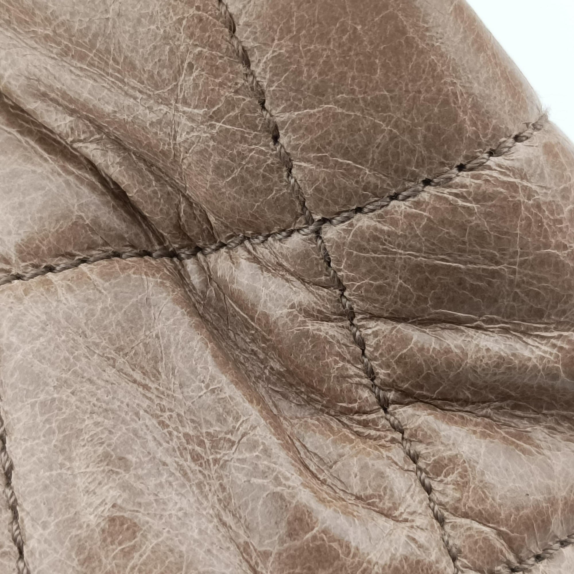 Pre-owned Chanel Matelasse Camel lambskin A67802 shoulderbag | stylenewstar