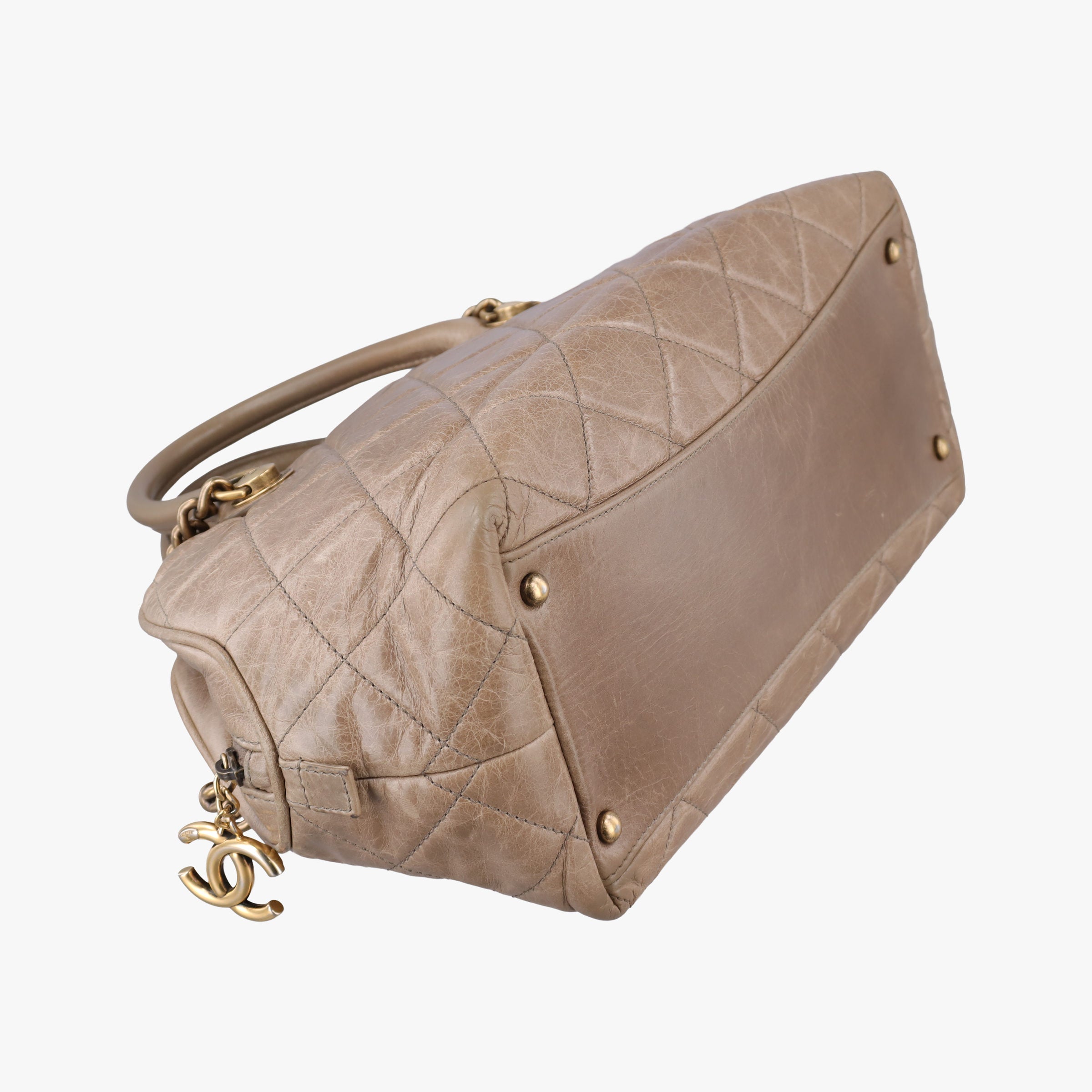 Pre-owned Chanel Matelasse Camel lambskin A67802 shoulderbag | stylenewstar