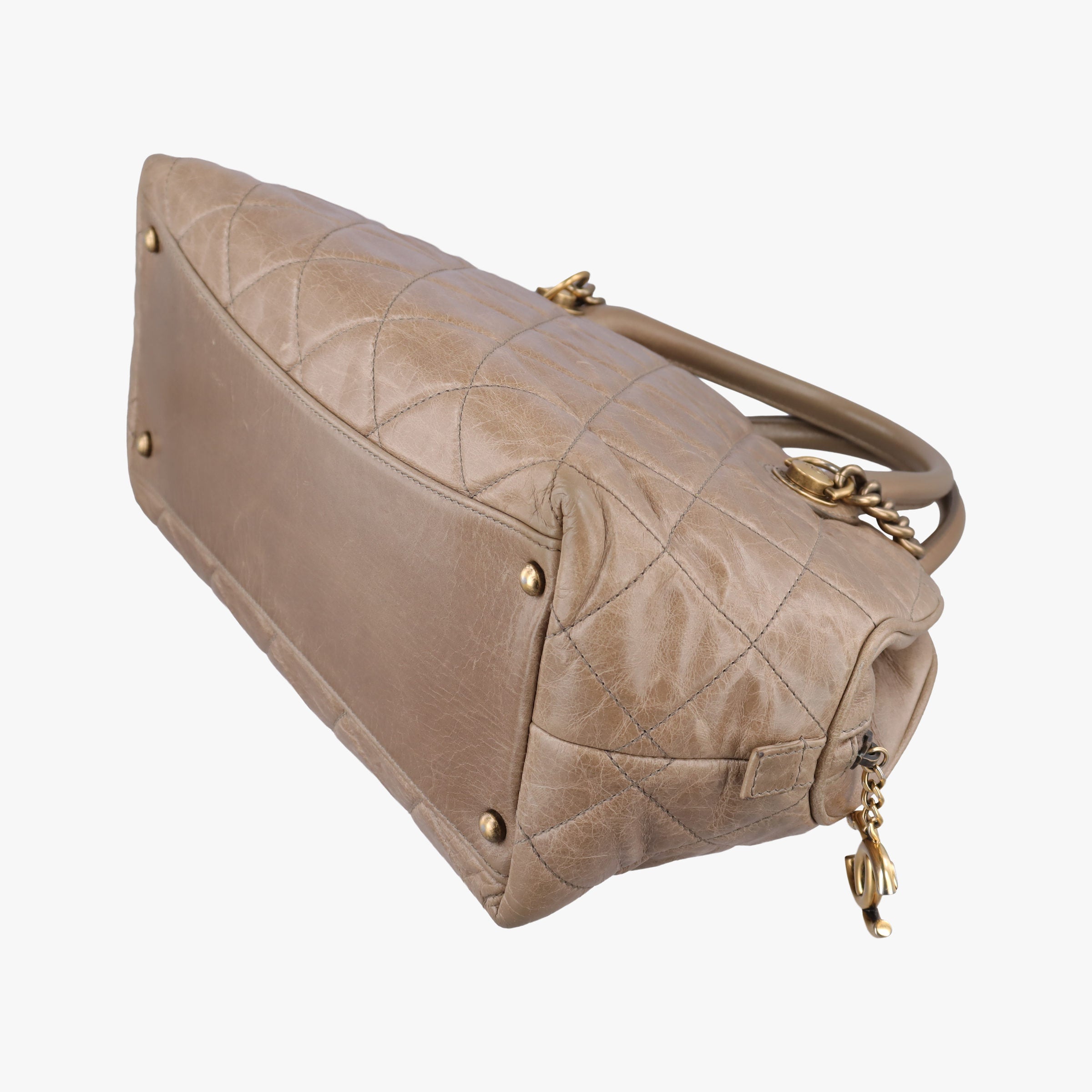 Pre-owned Chanel Matelasse Camel lambskin A67802 shoulderbag | stylenewstar