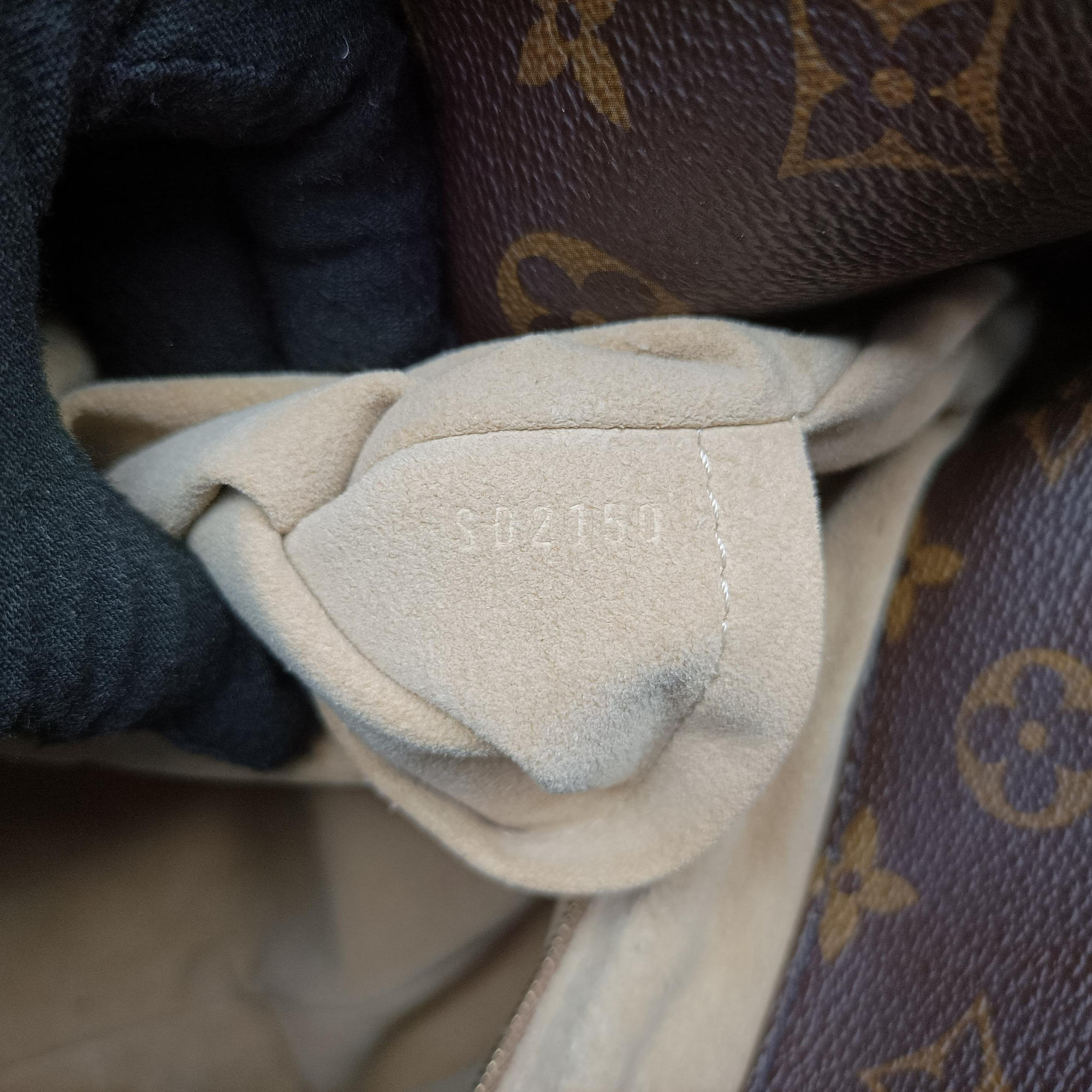 Pre-owned Louis Vuitton ARTSY GM Brown Monogram Canvas M40259 shoulderbag | stylenewstar