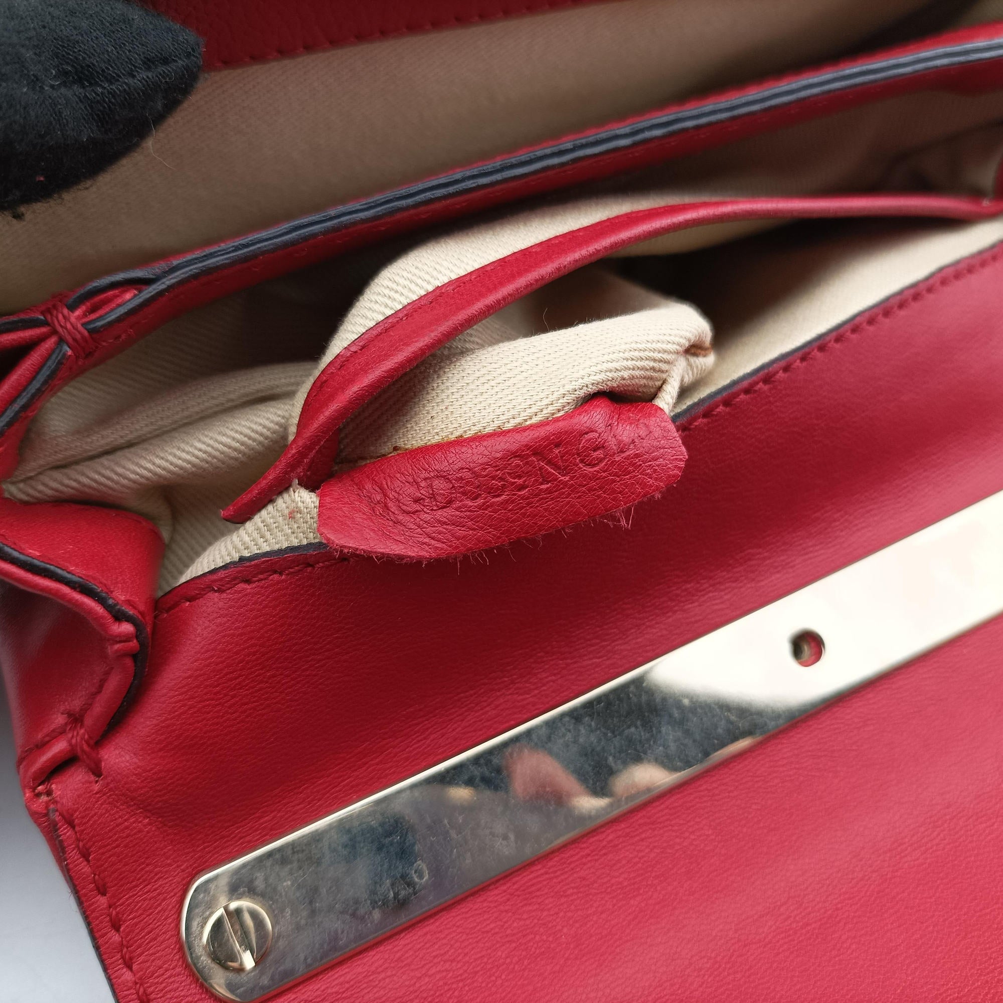 Pre-owned Valentino Rockstud VA VA VOOM Red Leather  shoulderbag | stylenewstar