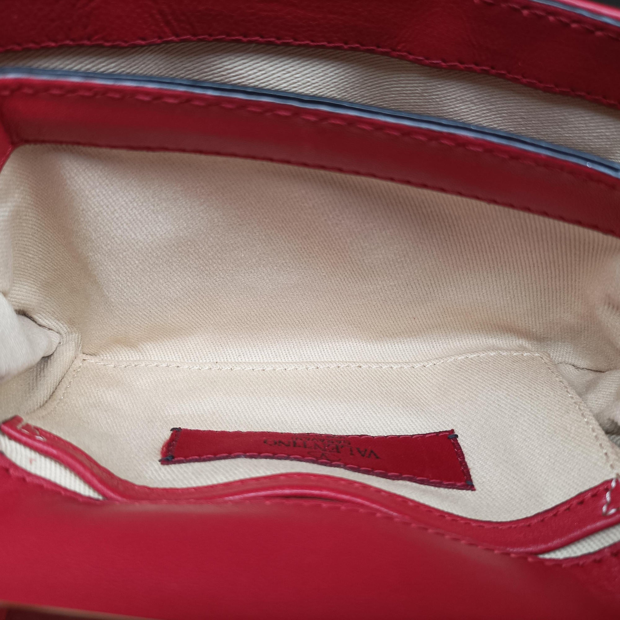 Pre-owned Valentino Rockstud VA VA VOOM Red Leather  shoulderbag | stylenewstar