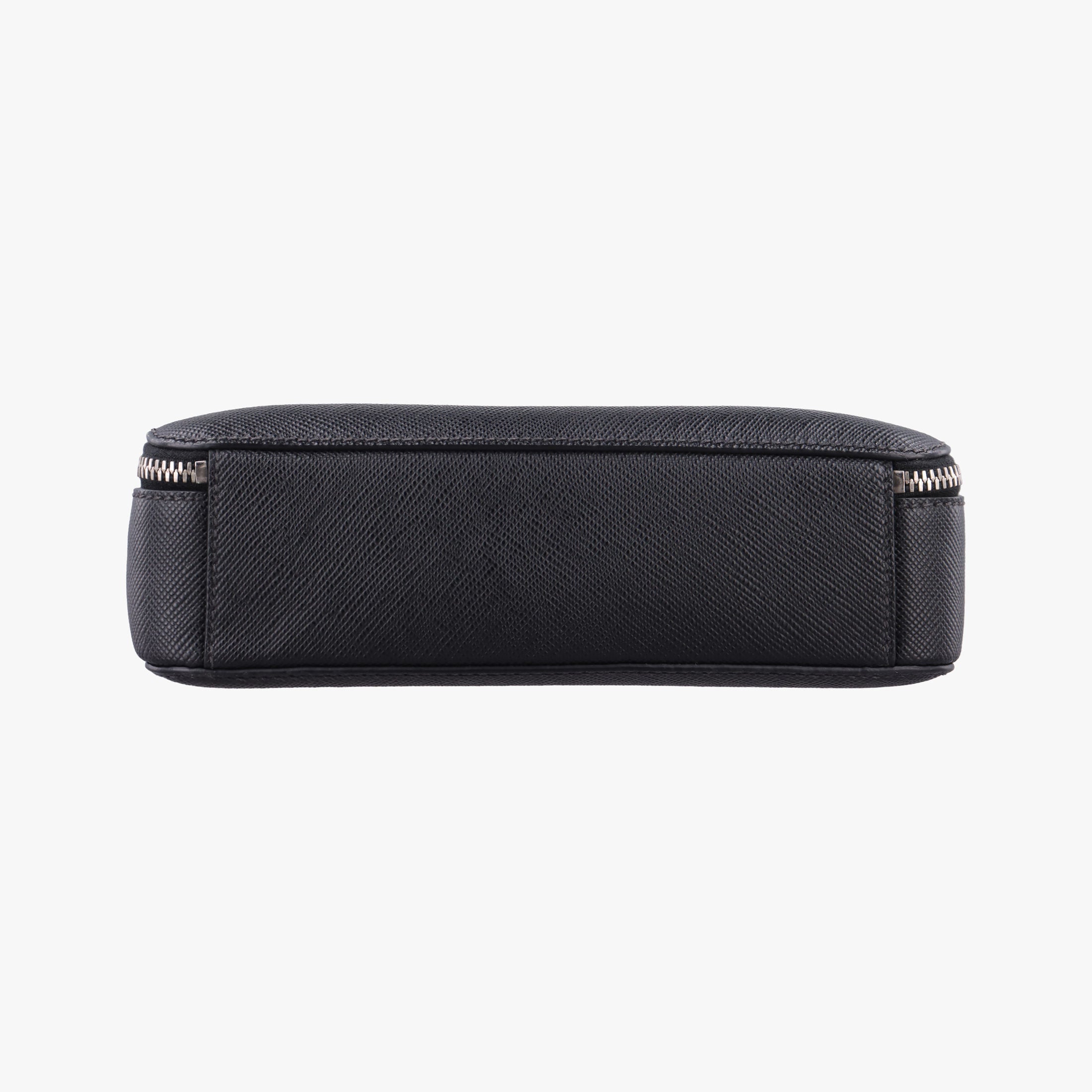 Secondhand Prada Messenger Black Saffiano leather 2VH004 crossbodybag | stylenewstar