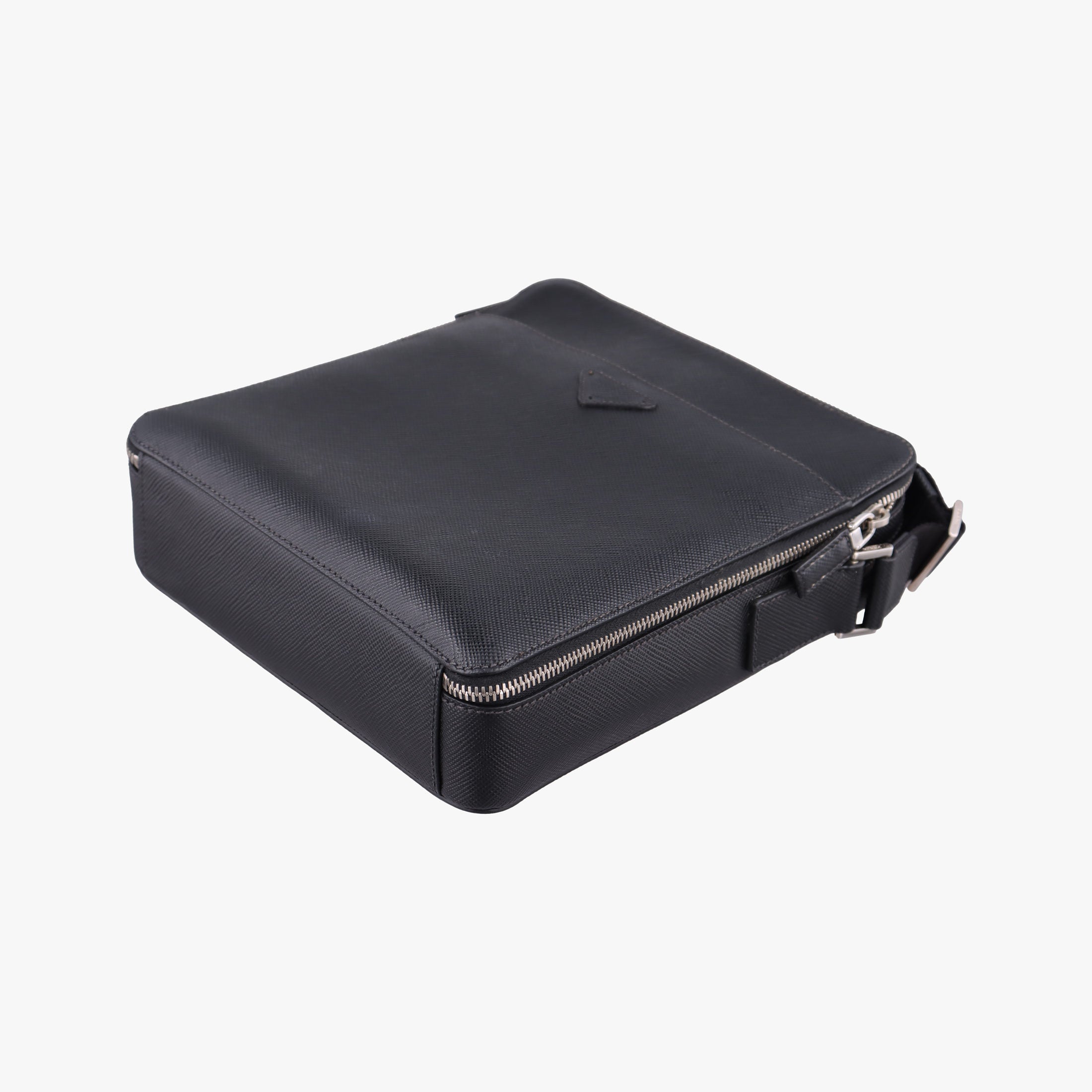 Secondhand Prada Messenger Black Saffiano leather 2VH004 crossbodybag | stylenewstar