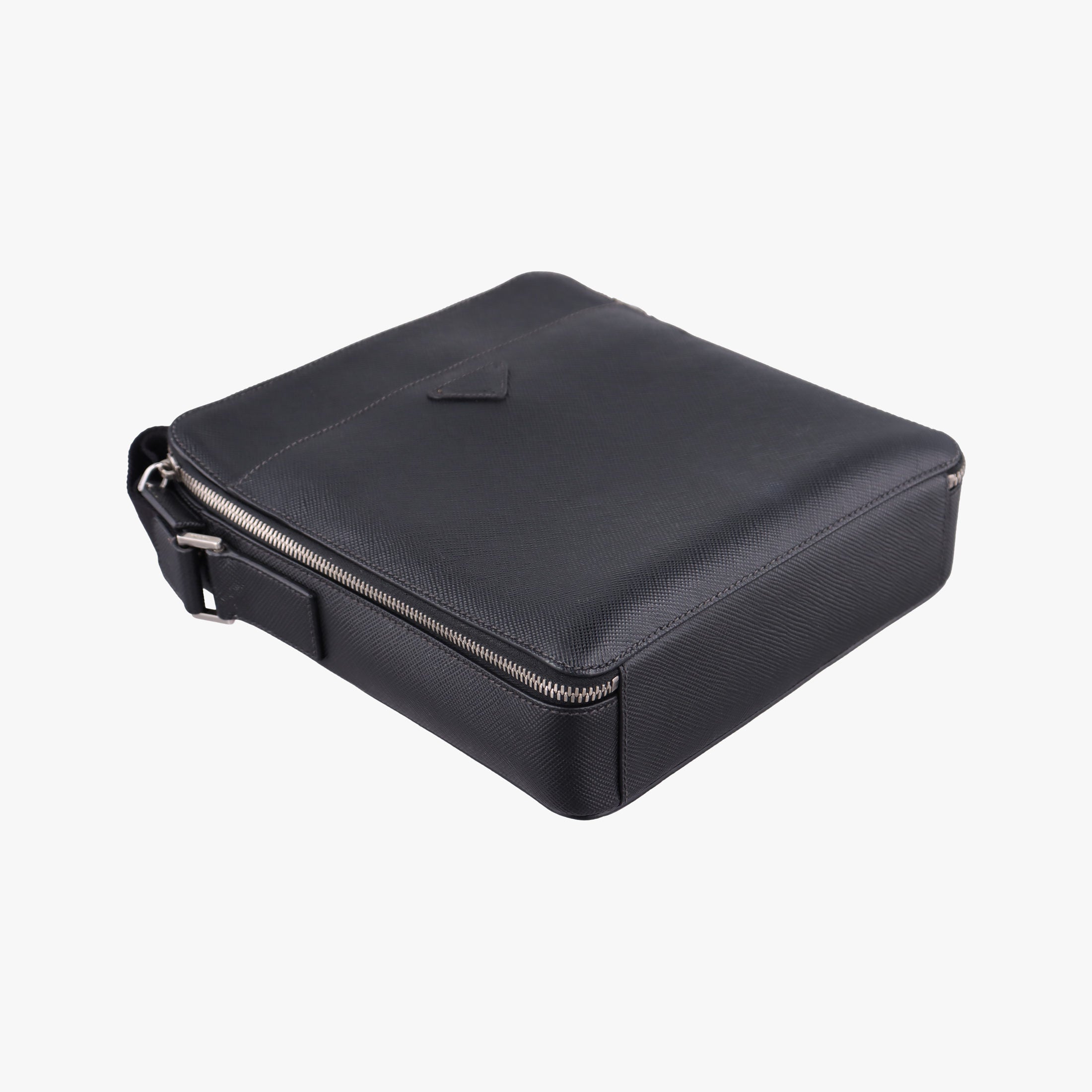 Secondhand Prada Messenger Black Saffiano leather 2VH004 crossbodybag | stylenewstar