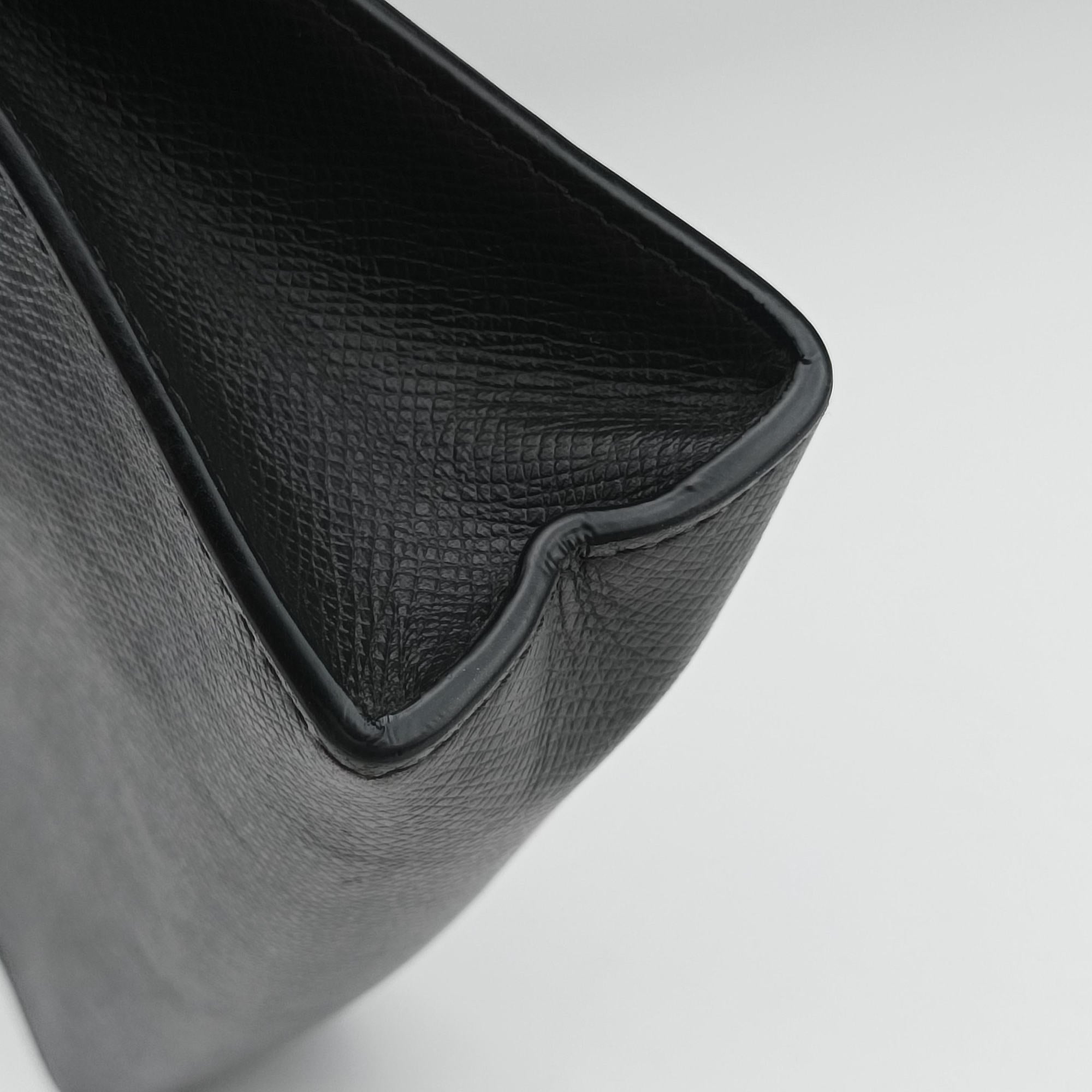 Pre-owned Louis Vuitton Pochette Voyage Ardoise Taiga M30187 clutchbag | stylenewstar