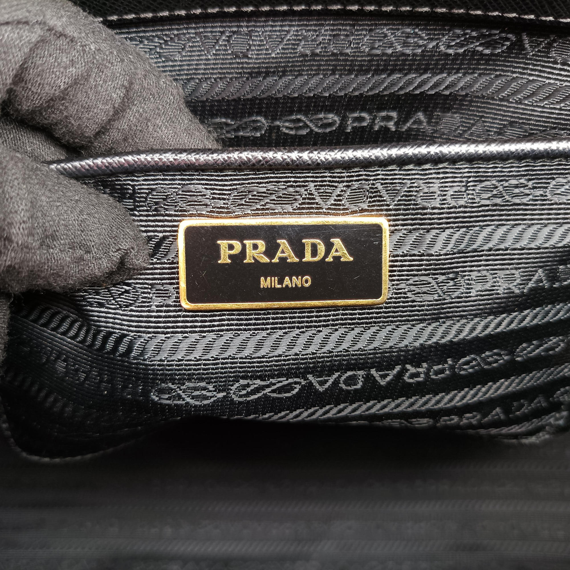 Vintage Prada Galleria Black SAFFIANO Leather BN2274 handbag | stylenewstar