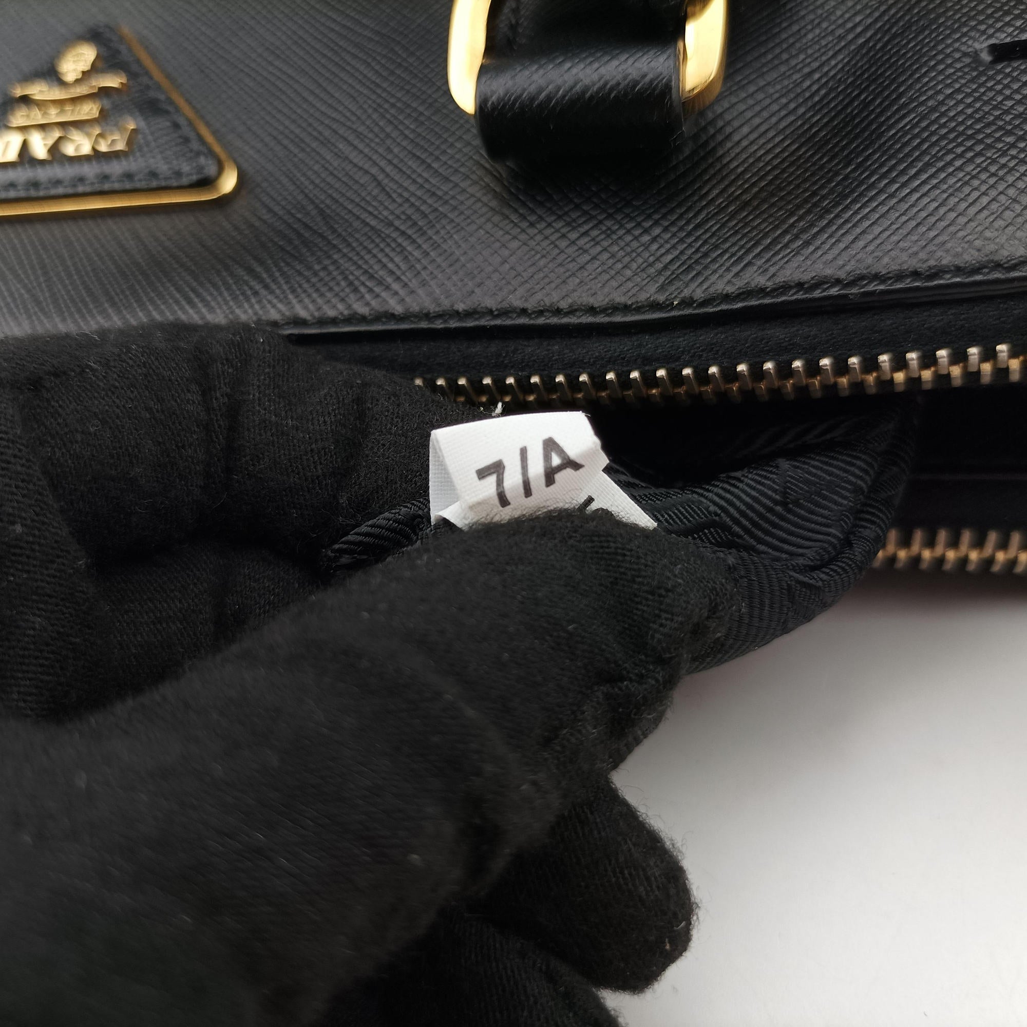 Vintage Prada Galleria Black SAFFIANO Leather BN2274 handbag | stylenewstar
