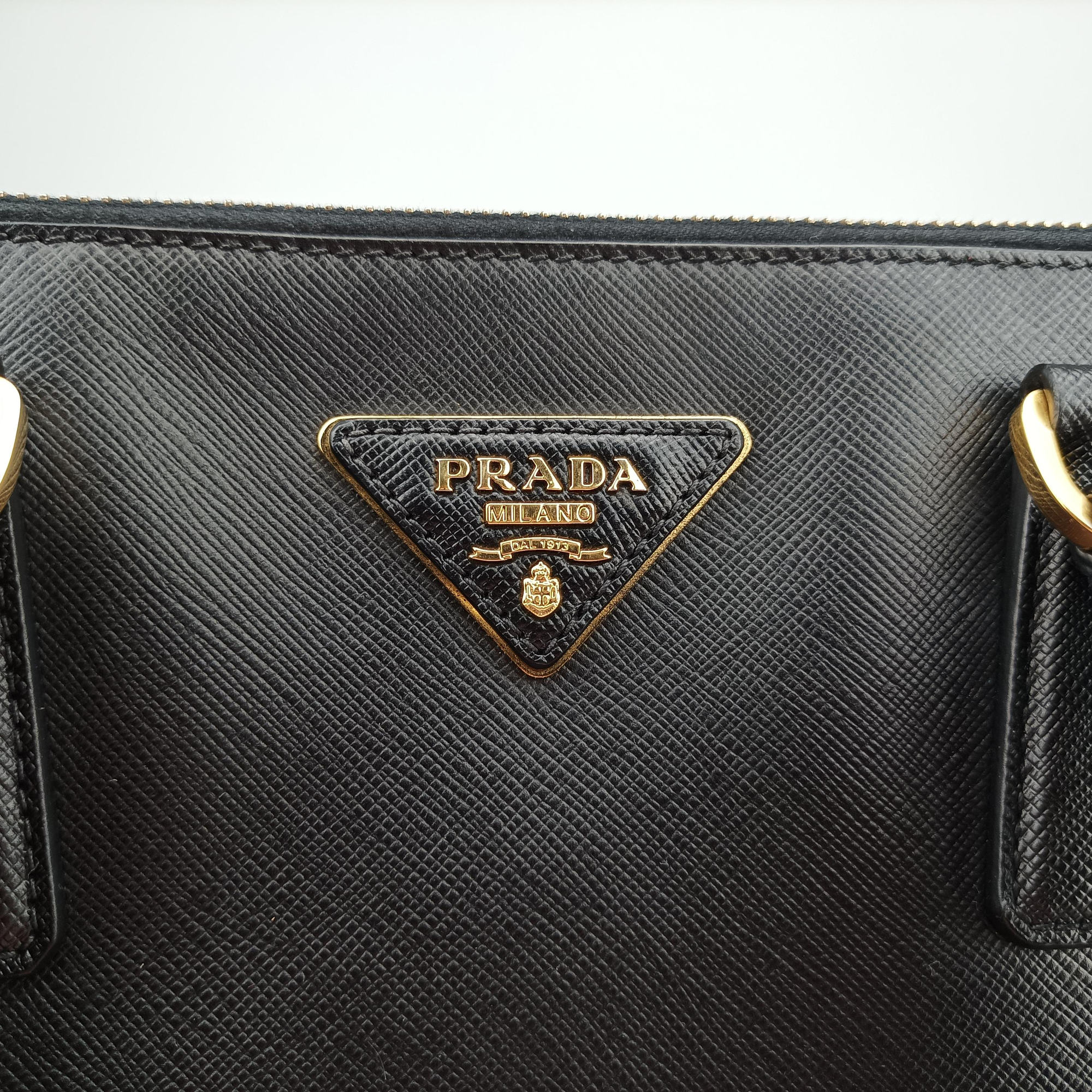 Vintage Prada Galleria Black SAFFIANO Leather BN2274 handbag | stylenewstar