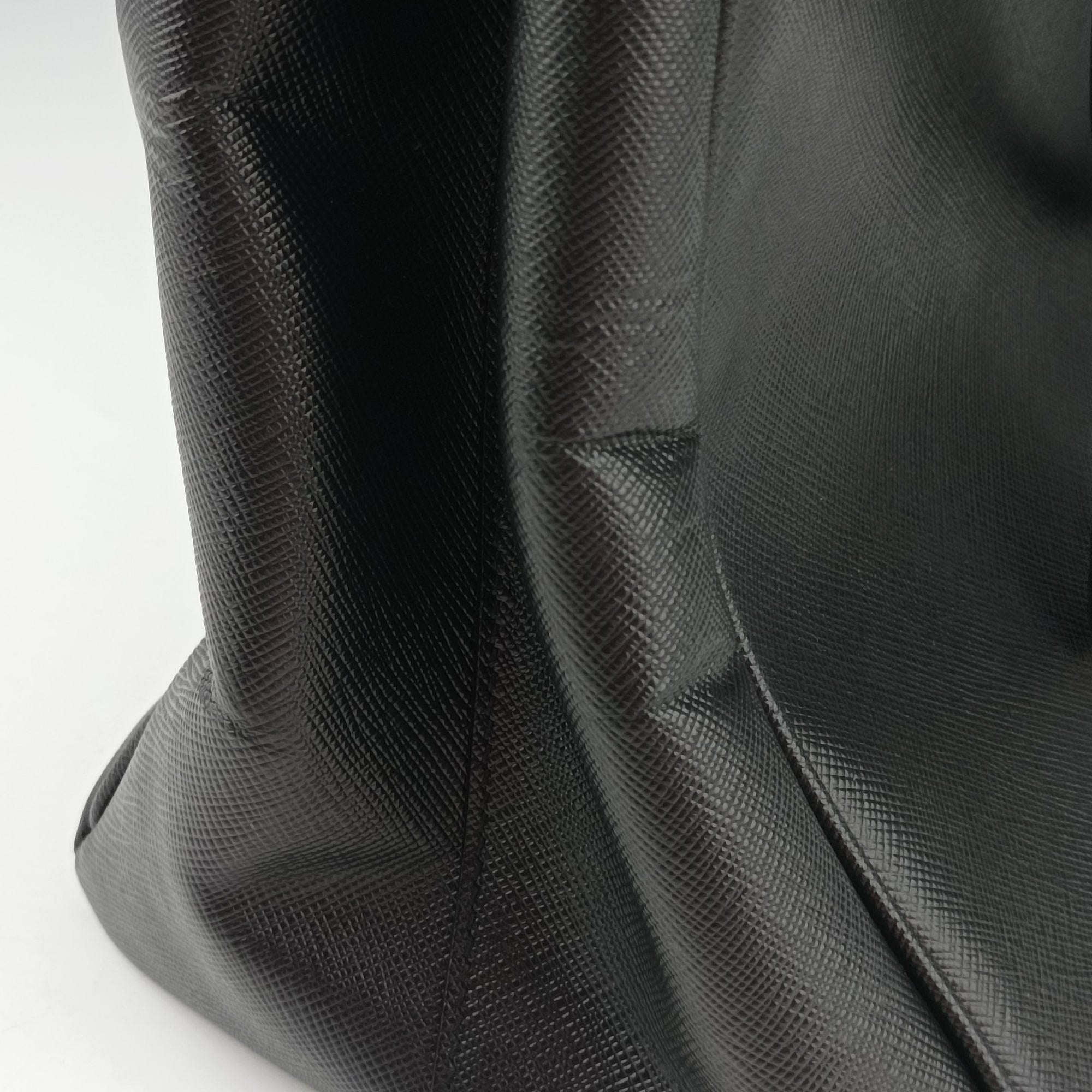 Vintage Prada Galleria Black SAFFIANO Leather BN2274 handbag | stylenewstar