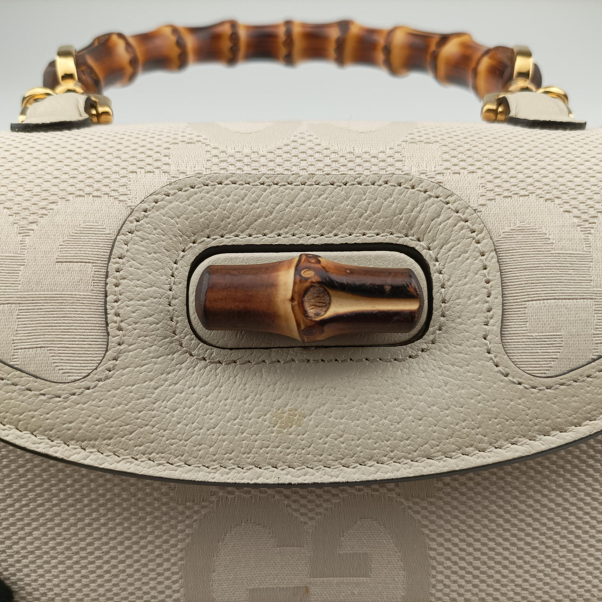 Pre-owned Gucci New Bamboo White Leather×Canvas 675797 shoulderbag | stylenewstar