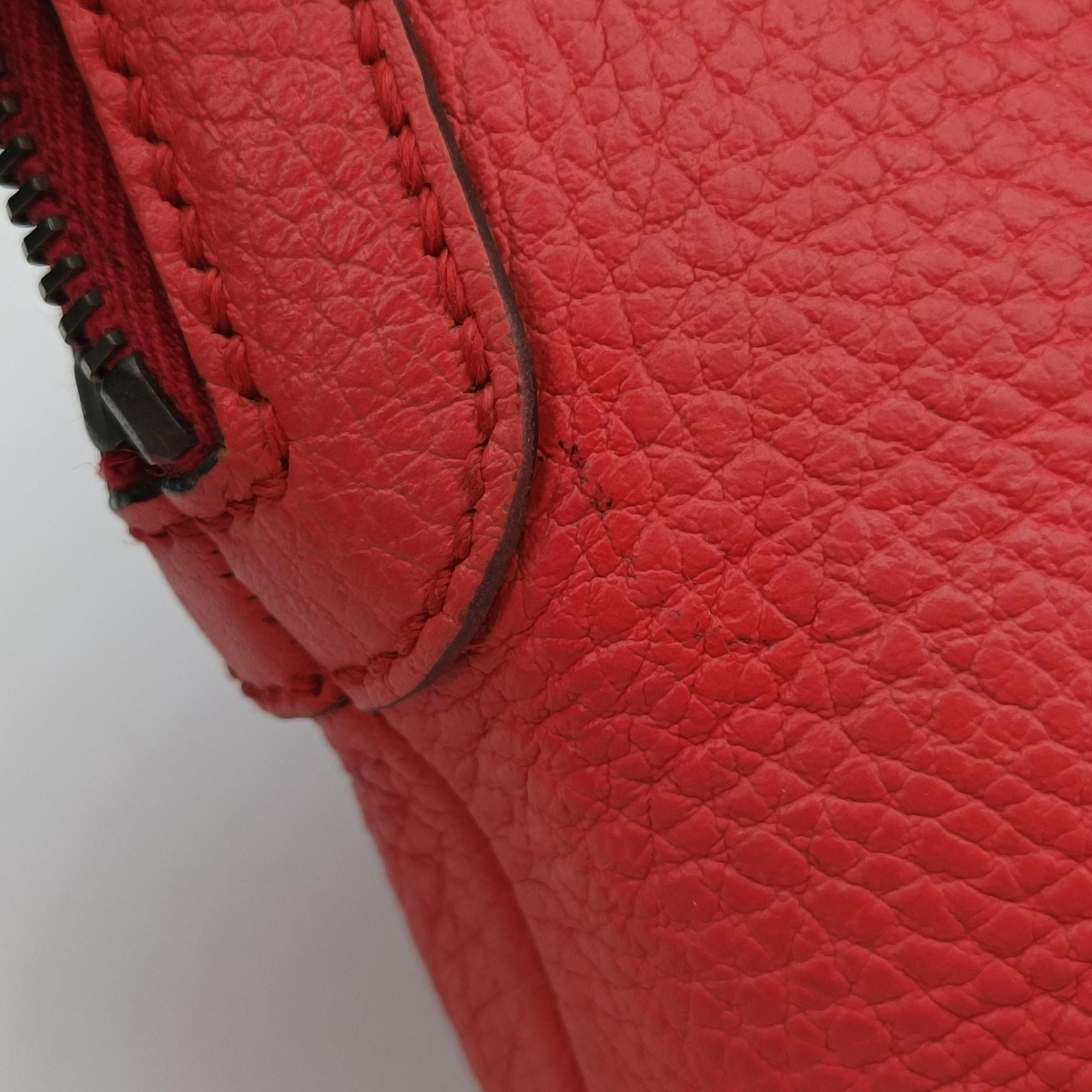 Pre-owned Gucci Microguccissima dome Red Leather 341504 shoulderbag | stylenewstar
