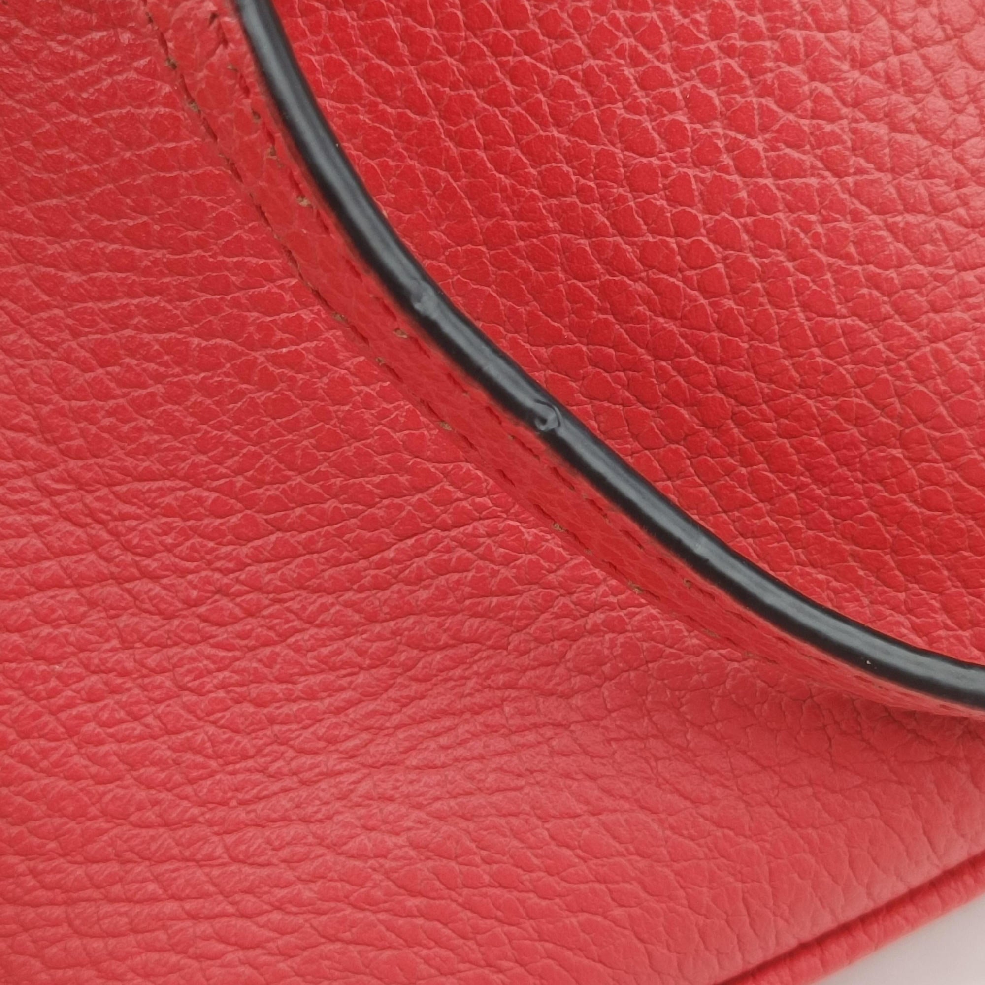 Pre-owned Gucci Microguccissima dome Red Leather 341504 shoulderbag | stylenewstar