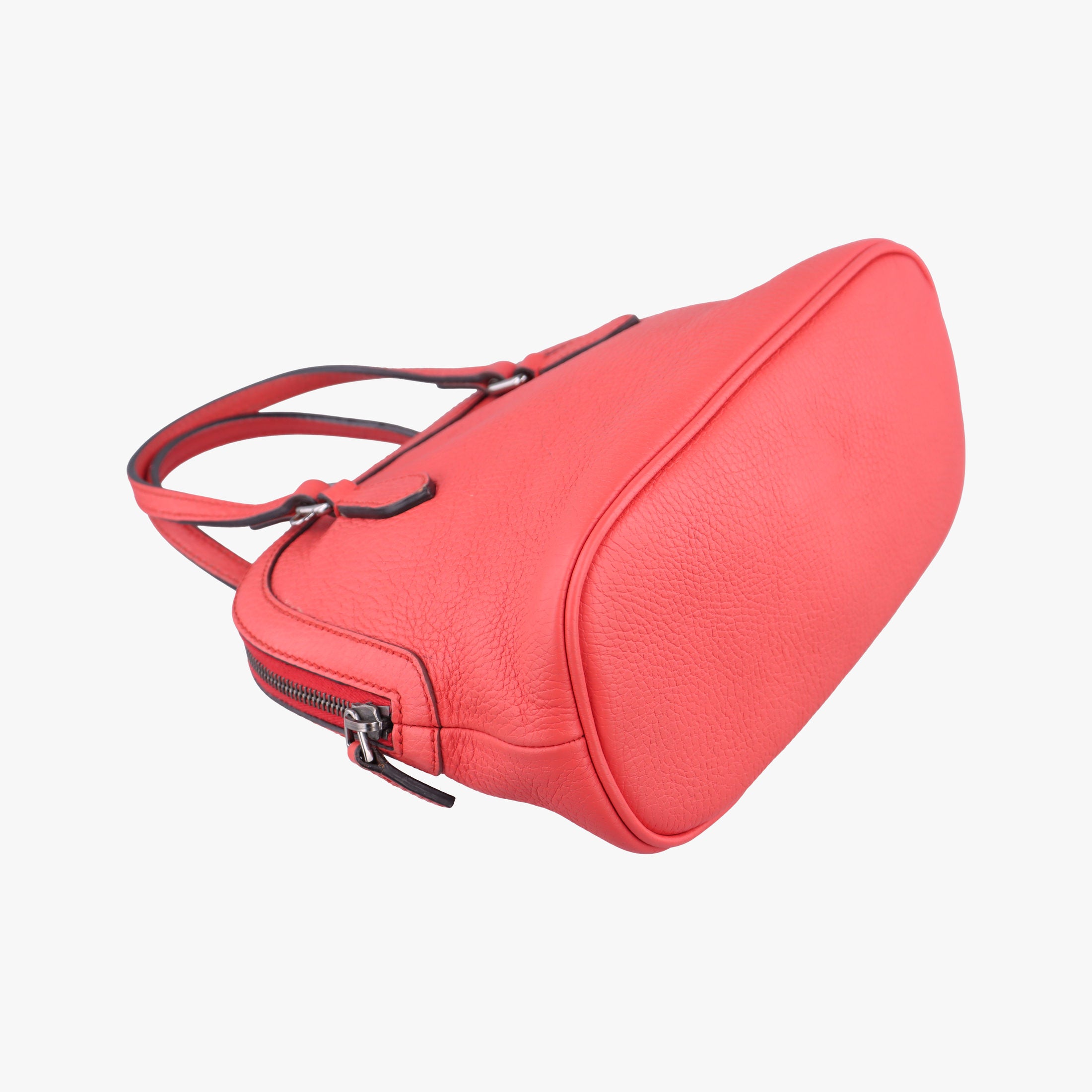 Pre-owned Gucci Microguccissima dome Red Leather 341504 shoulderbag | stylenewstar
