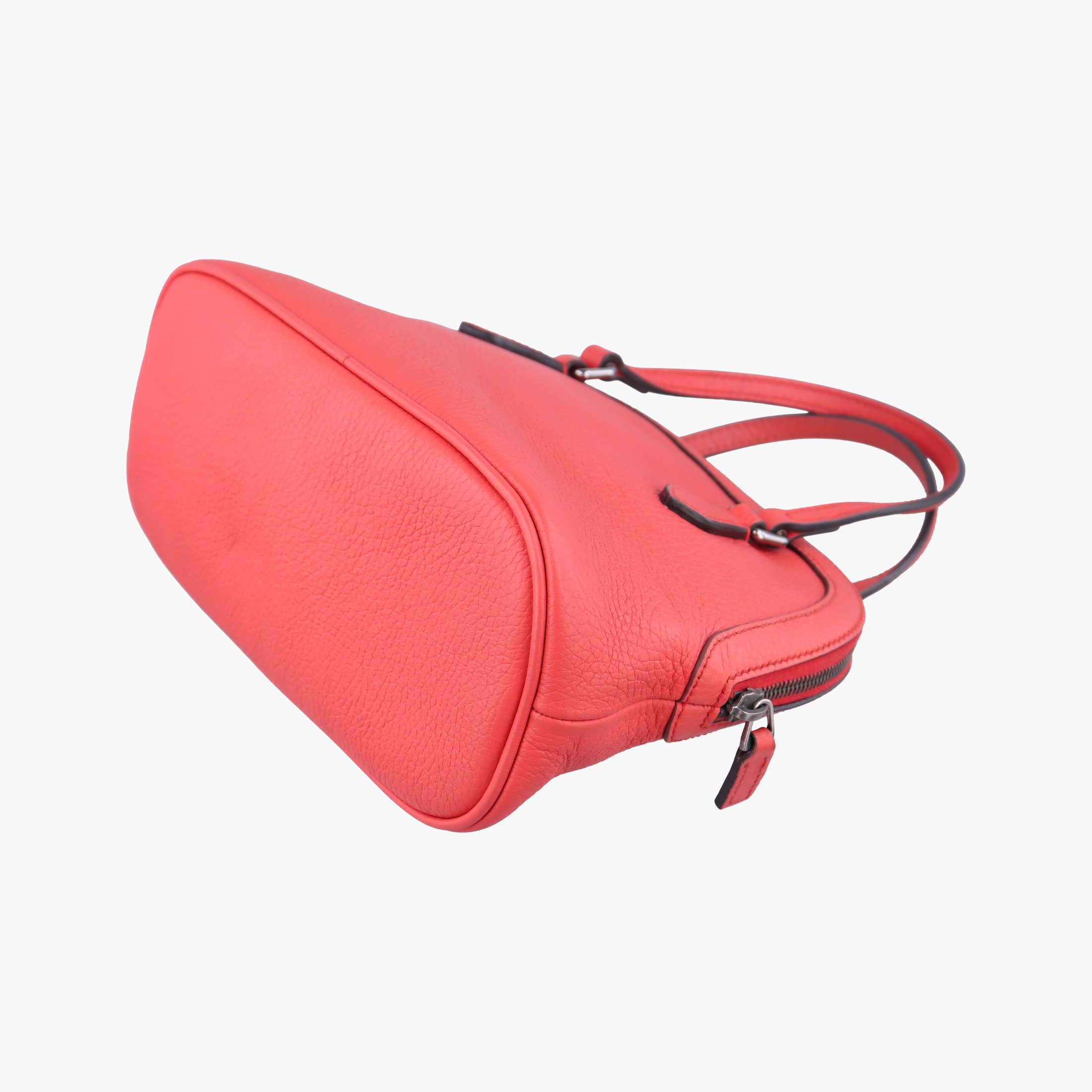 Pre-owned Gucci Microguccissima dome Red Leather 341504 shoulderbag | stylenewstar