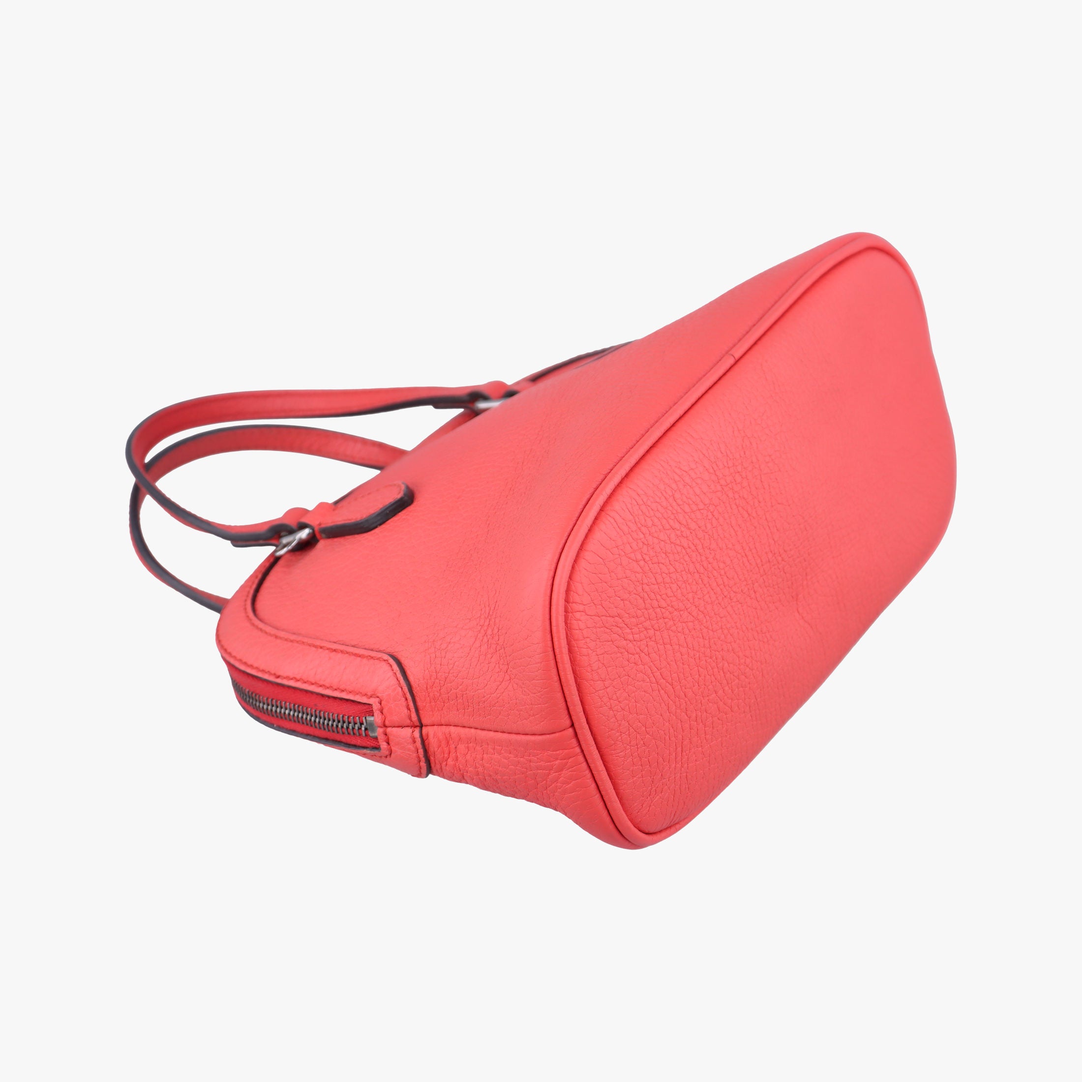 Pre-owned Gucci Microguccissima dome Red Leather 341504 shoulderbag | stylenewstar