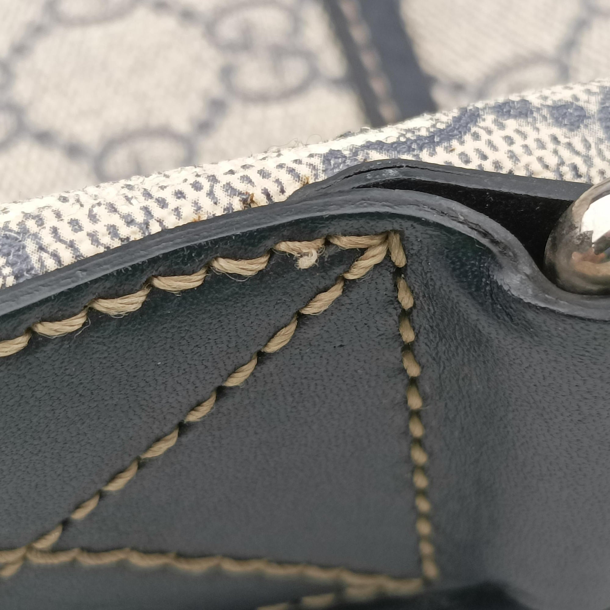 Secondhand Gucci GG Plus Messenger Beige×navy PVC coated canvas×Leather 201732 shoulderbag | stylenewstar