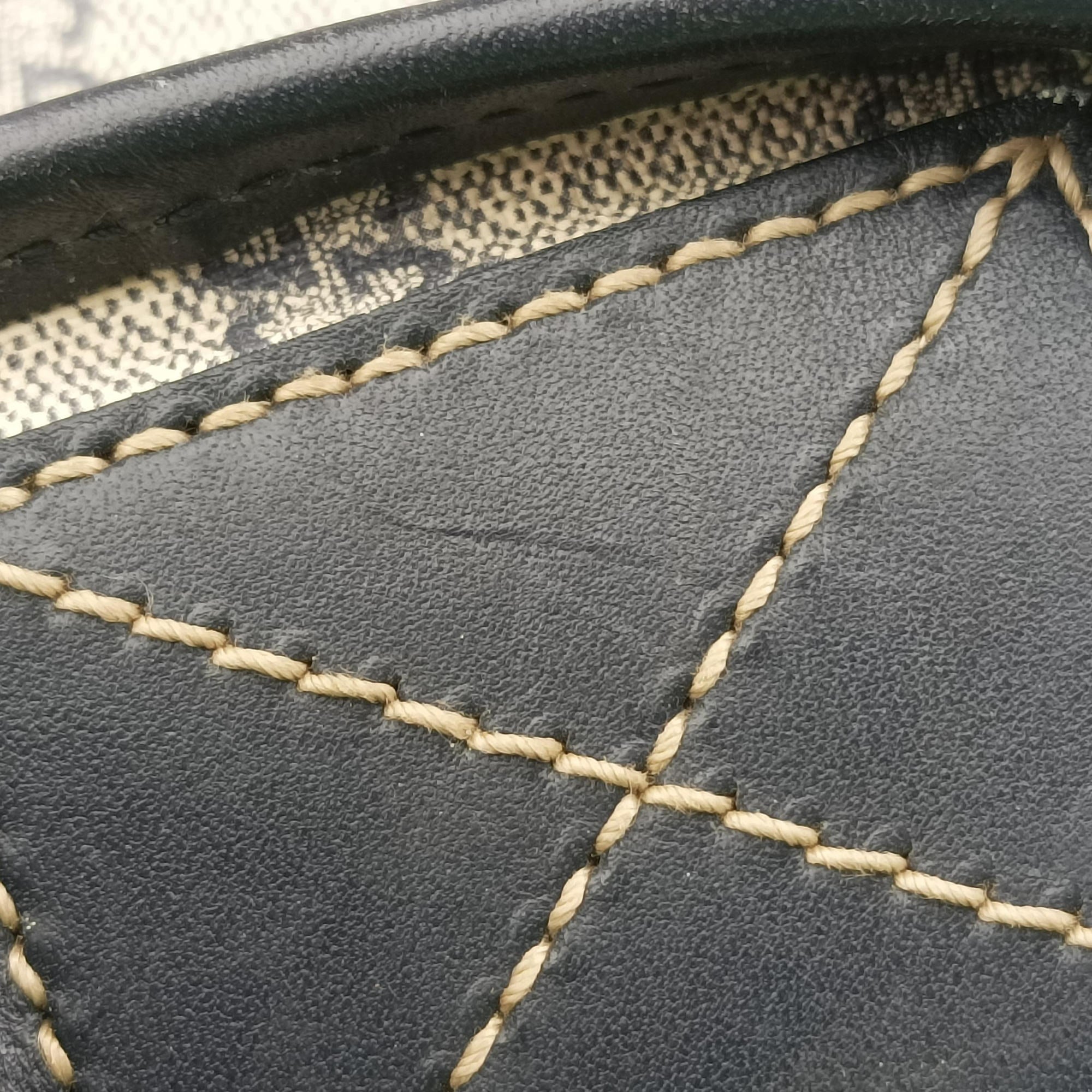 Secondhand Gucci GG Plus Messenger Beige×navy PVC coated canvas×Leather 201732 shoulderbag | stylenewstar