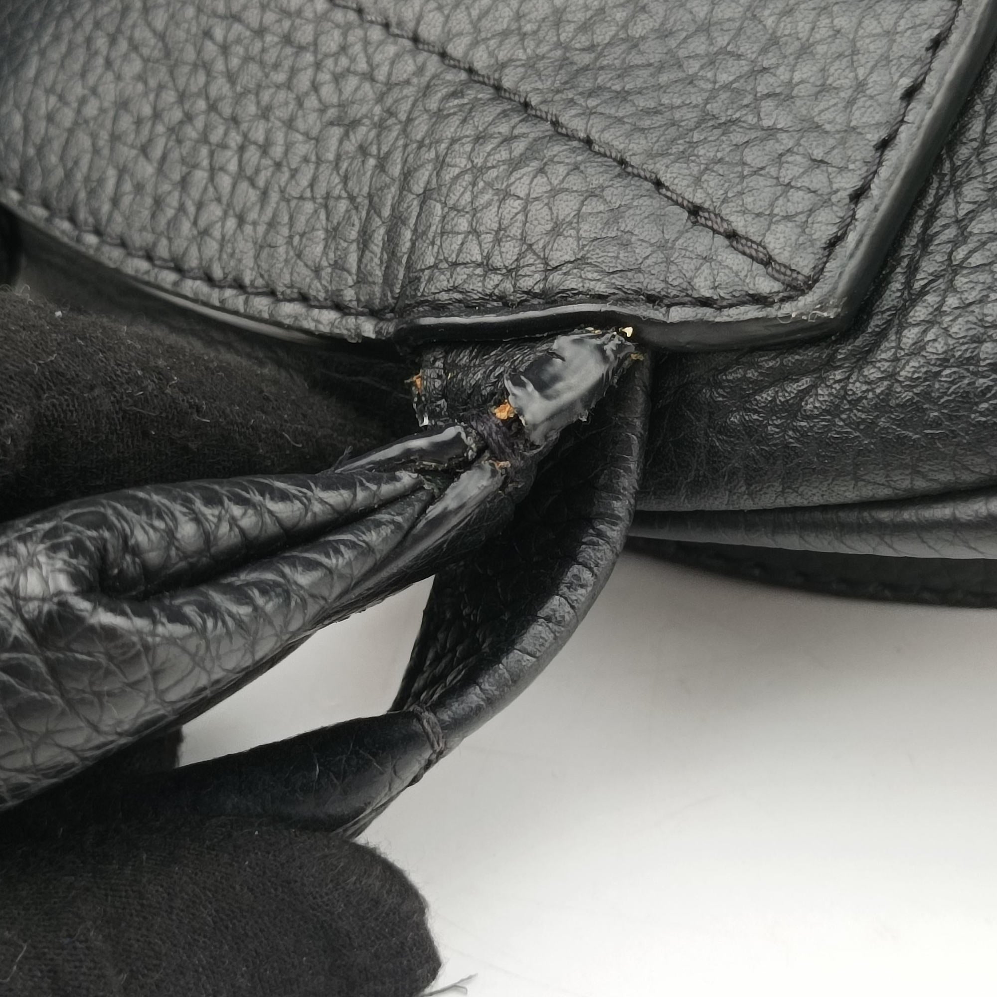 Vintage Louis Vuitton ARMAND Noir Taurillon Leather M42687 backpack/rucksack | stylenewstar