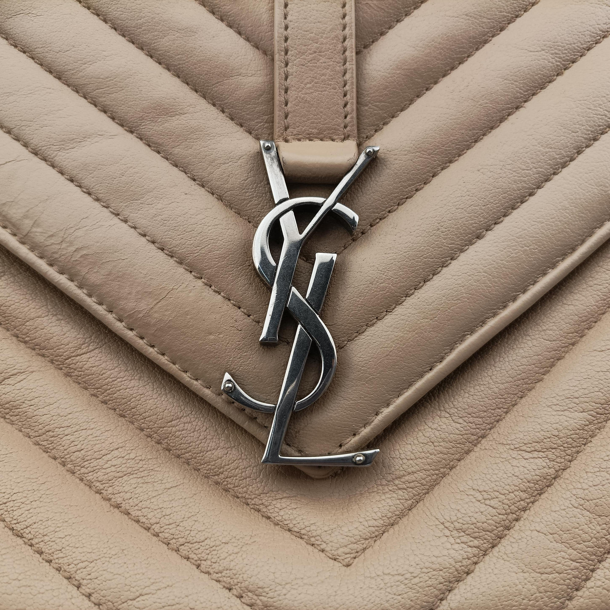 Pre-owned Yves Saint Laurent COLLEGE Beige Leather 428056 shoulderbag | stylenewstar