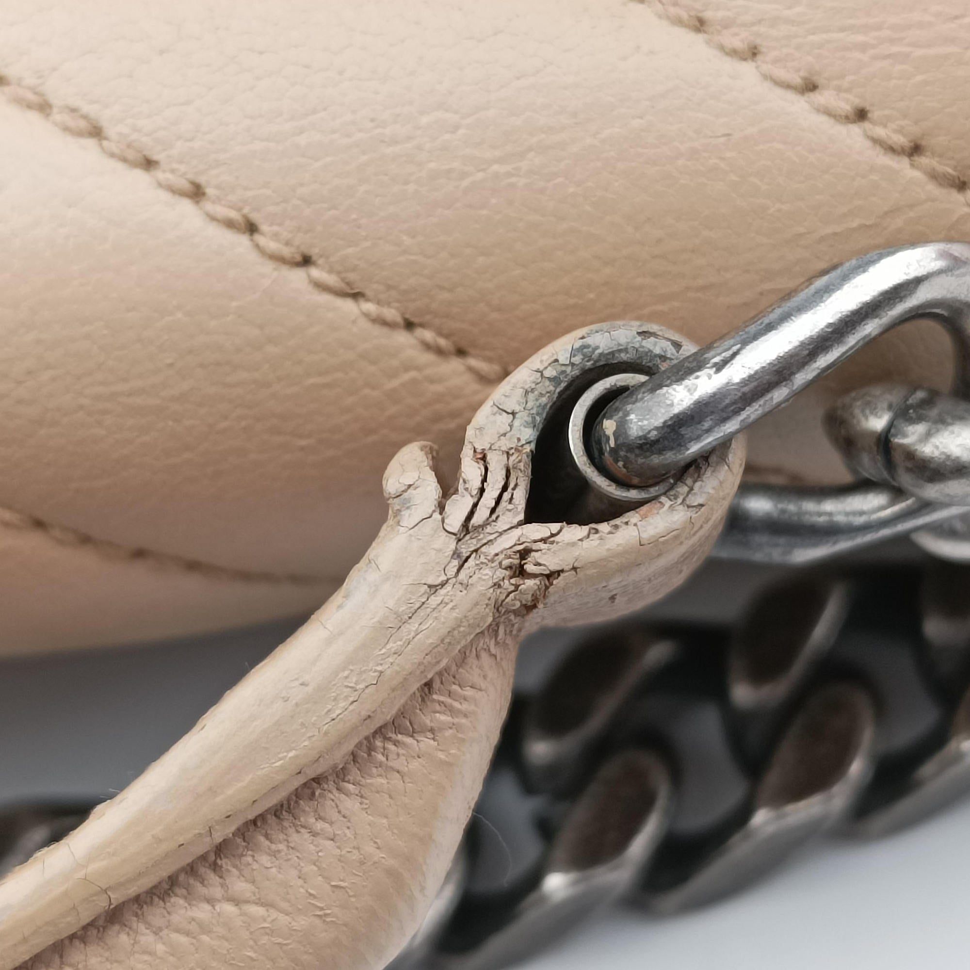 Pre-owned Yves Saint Laurent COLLEGE Beige Leather 428056 shoulderbag | stylenewstar