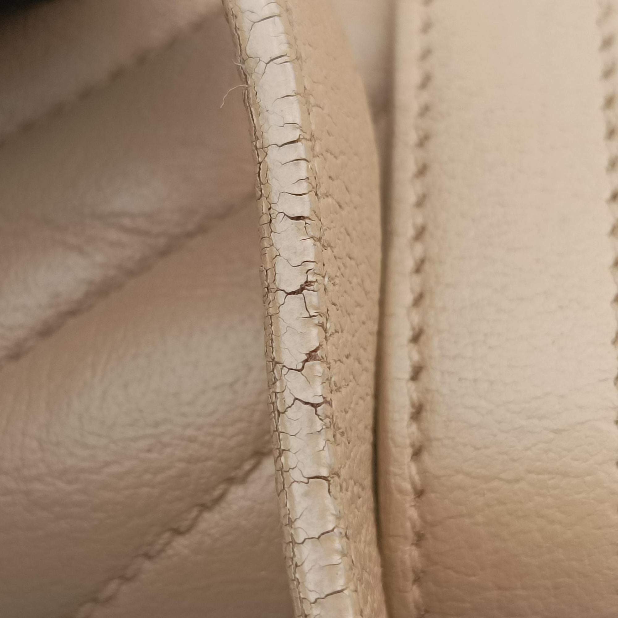 Pre-owned Yves Saint Laurent COLLEGE Beige Leather 428056 shoulderbag | stylenewstar