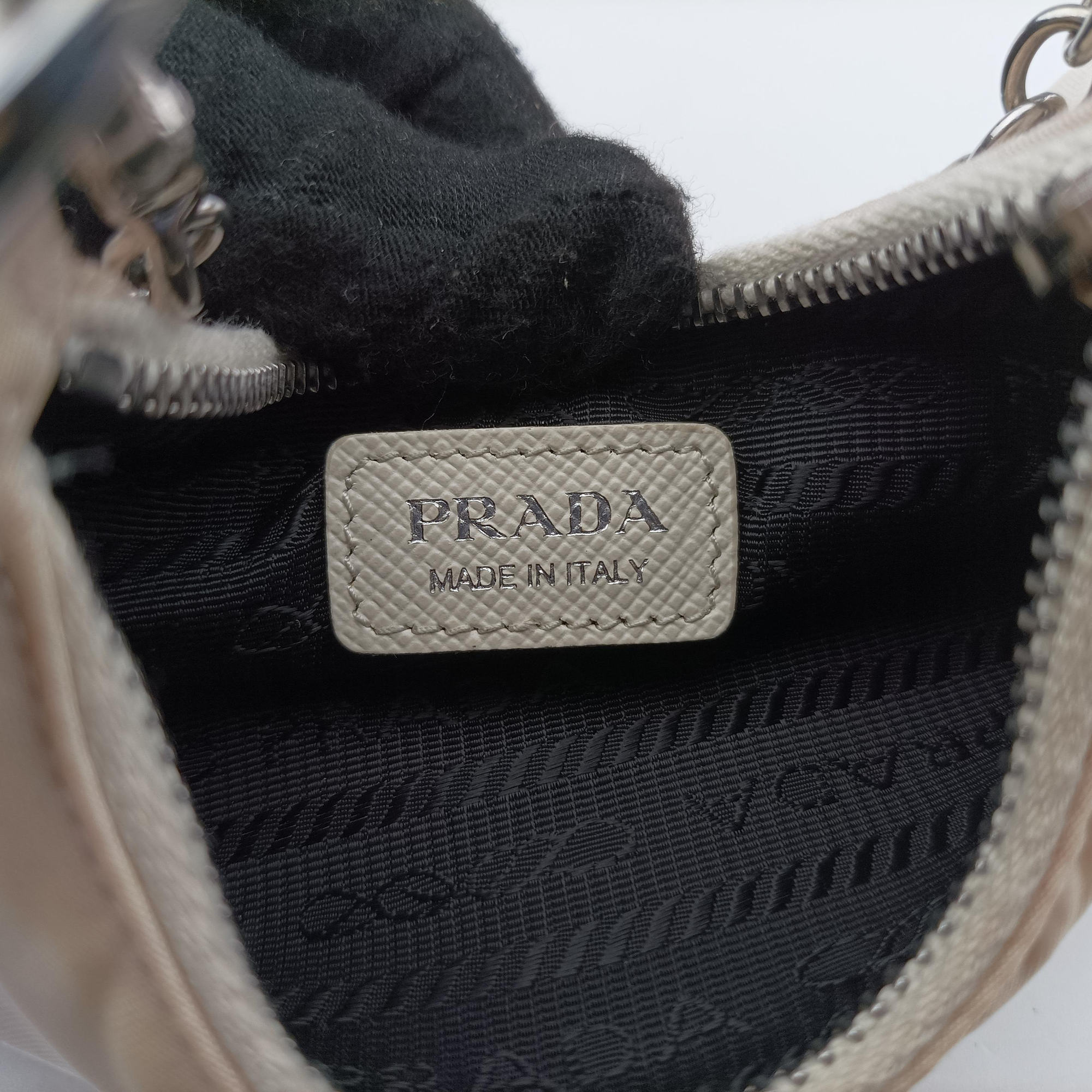 Secondhand Prada Re-Edition Nylon Mini White nylon 1TT122 shoulderbag | stylenewstar
