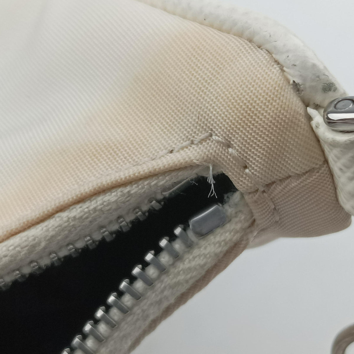 Secondhand Prada Re-Edition Nylon Mini White nylon 1TT122 shoulderbag | stylenewstar