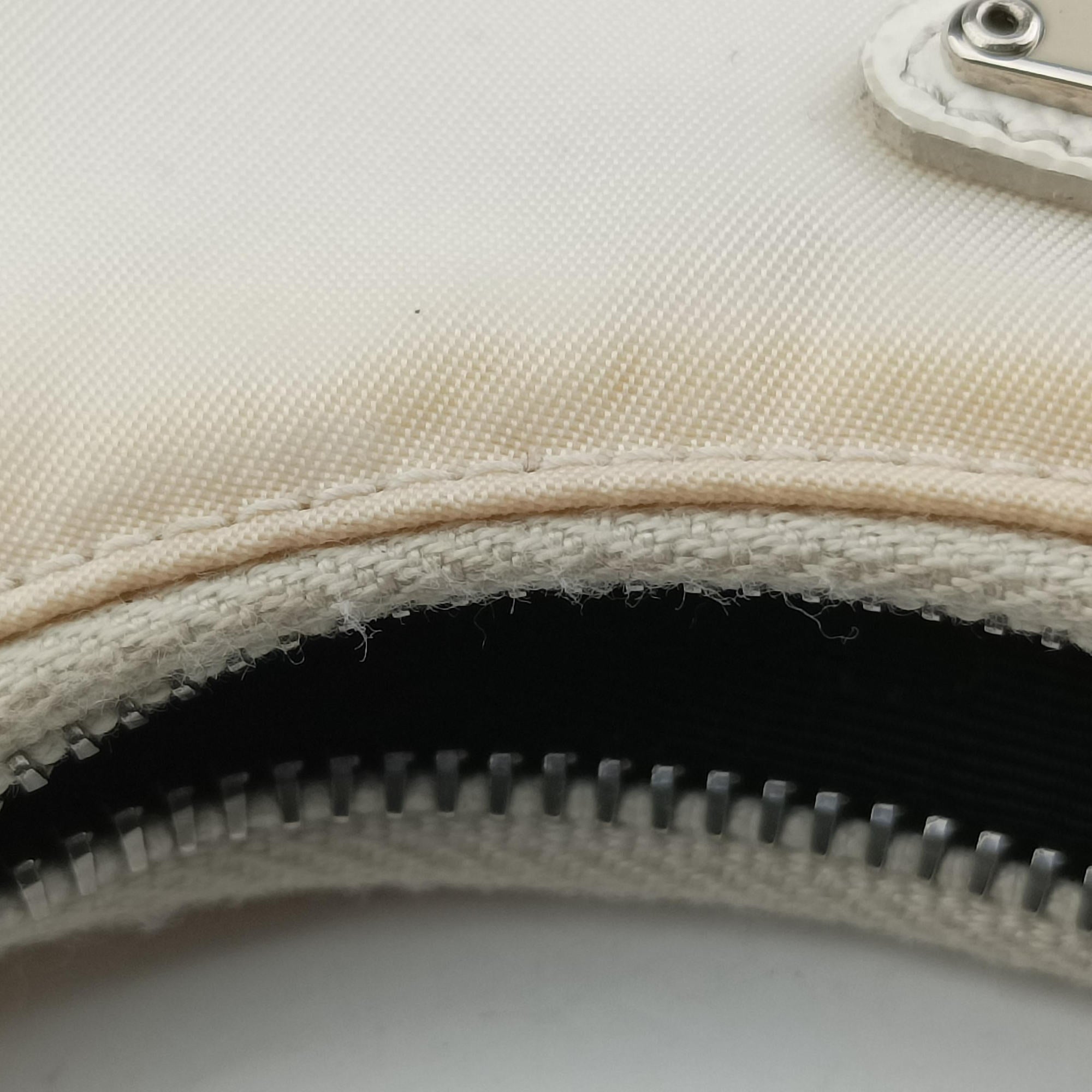 Secondhand Prada Re-Edition Nylon Mini White nylon 1TT122 shoulderbag | stylenewstar