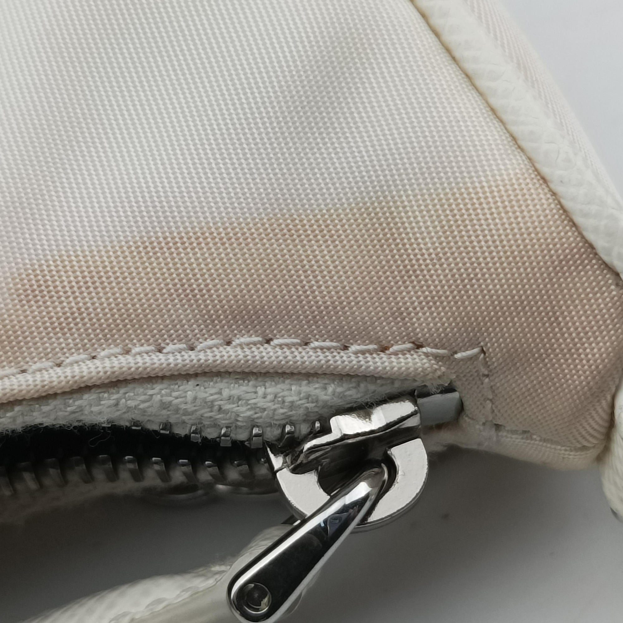 Secondhand Prada Re-Edition Nylon Mini White nylon 1TT122 shoulderbag | stylenewstar