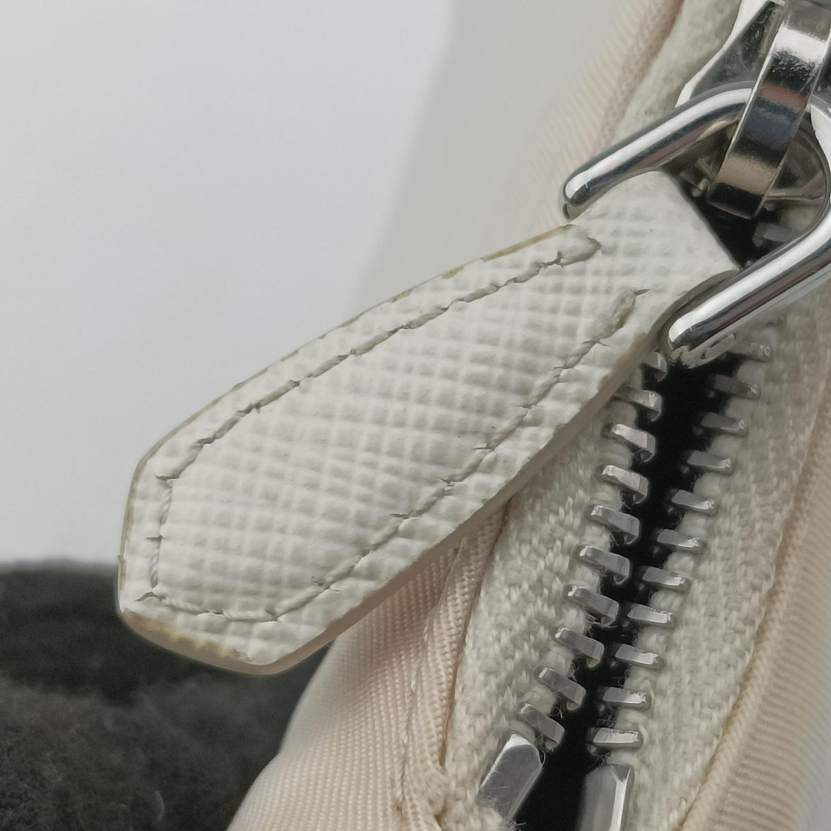 Secondhand Prada Re-Edition Nylon Mini White nylon 1TT122 shoulderbag | stylenewstar