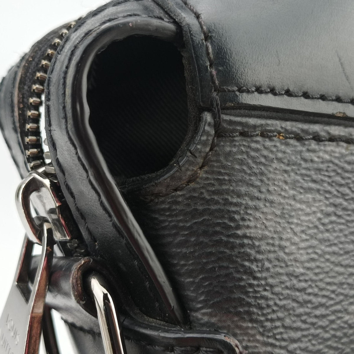 Secondhand Louis Vuitton Briefcase Explorer Noir Monogram Eclipse Canvas M40566 shoulderbag | stylenewstar