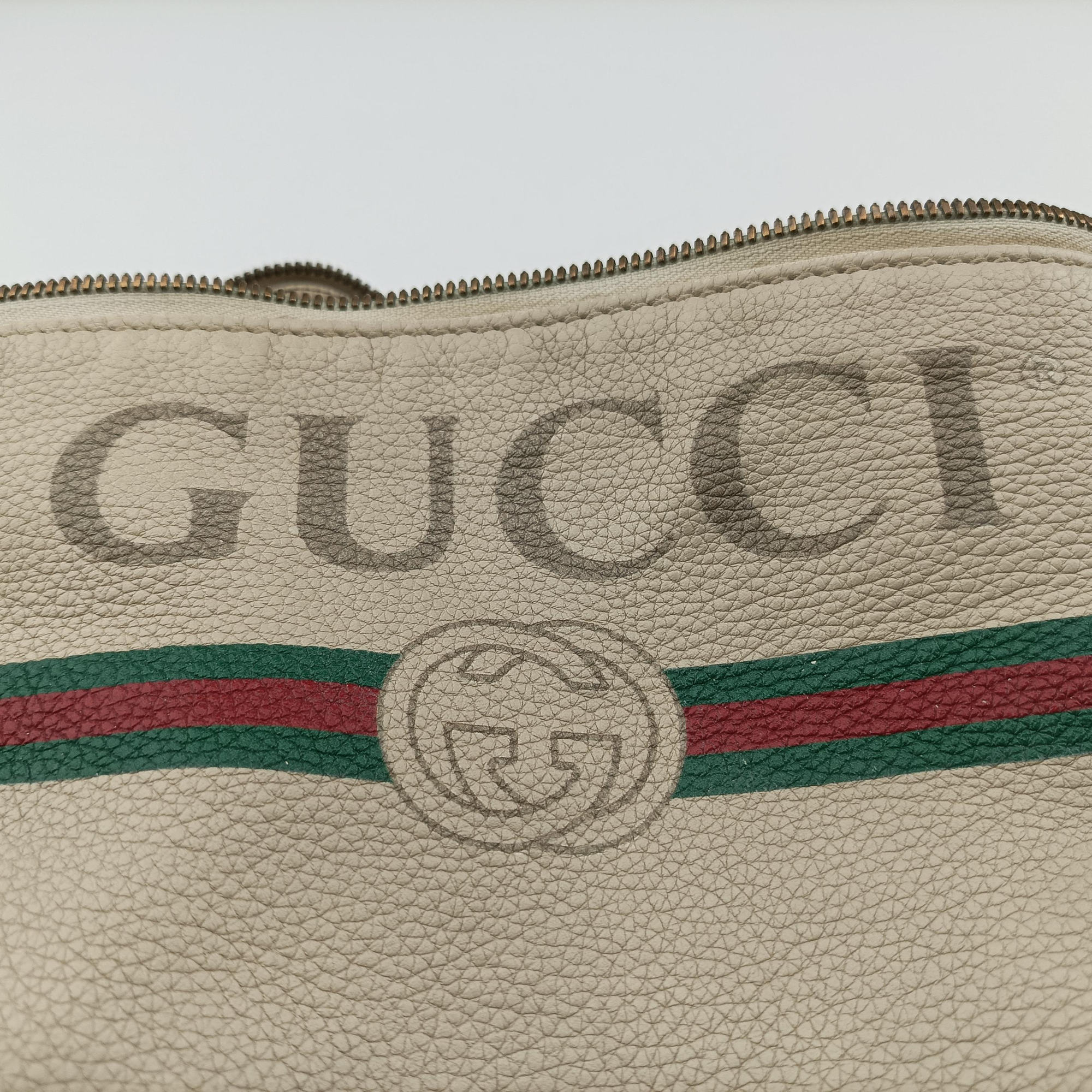 Vintage Gucci Print White Leather 493869 bum bag/waist bag | stylenewstar