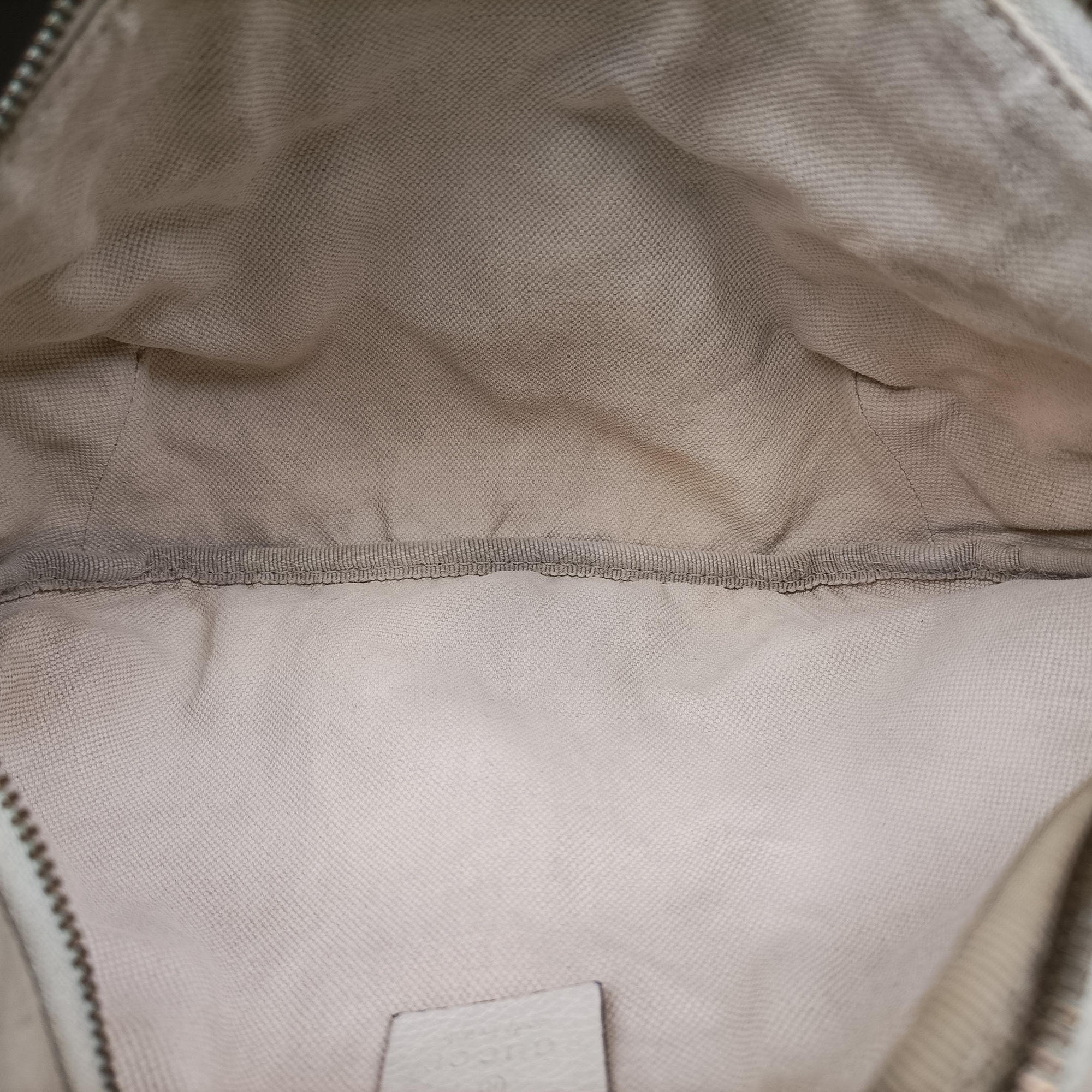 Vintage Gucci Print White Leather 493869 bum bag/waist bag | stylenewstar