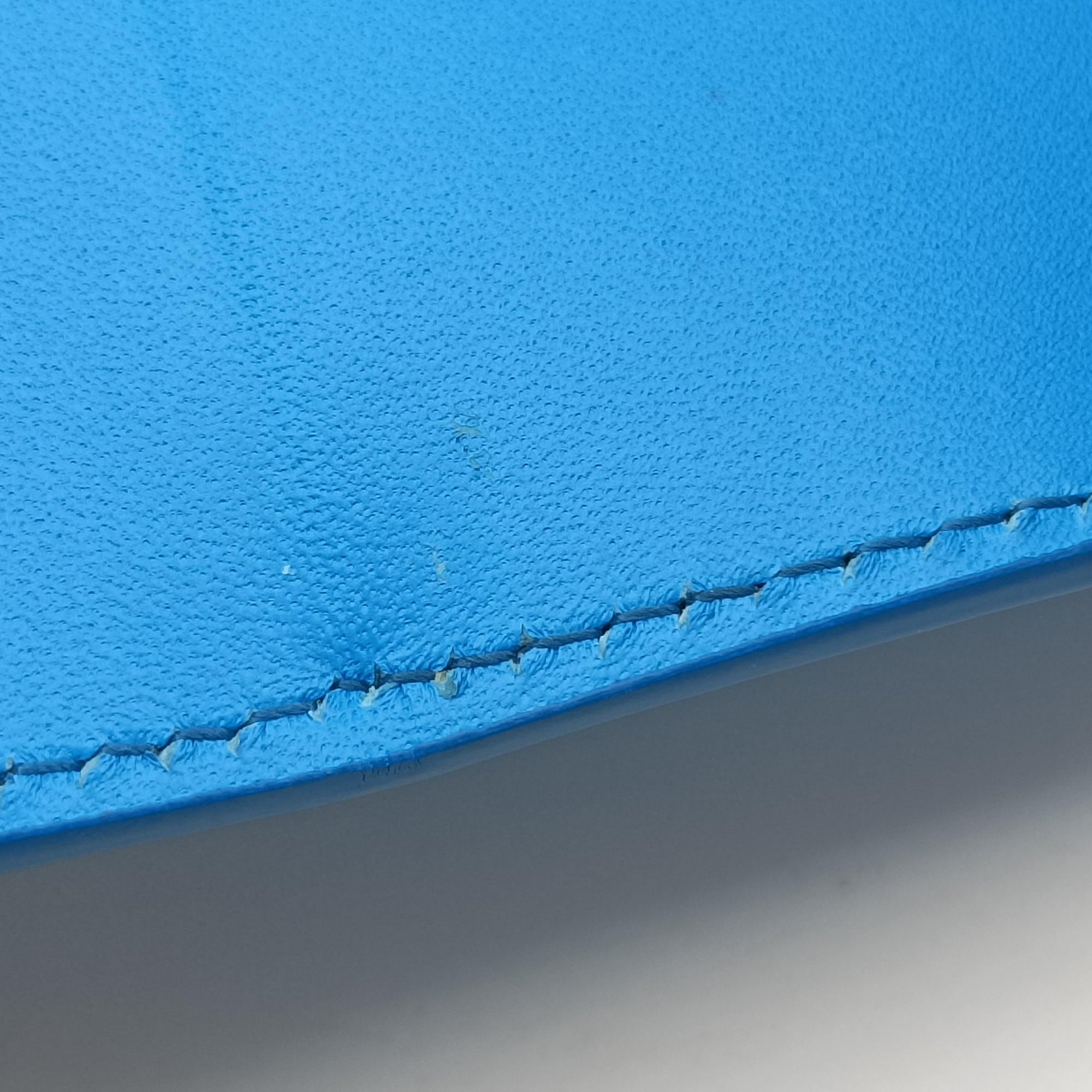 Secondhand Christian Dior Lock Blue Leather  shoulderbag | stylenewstar