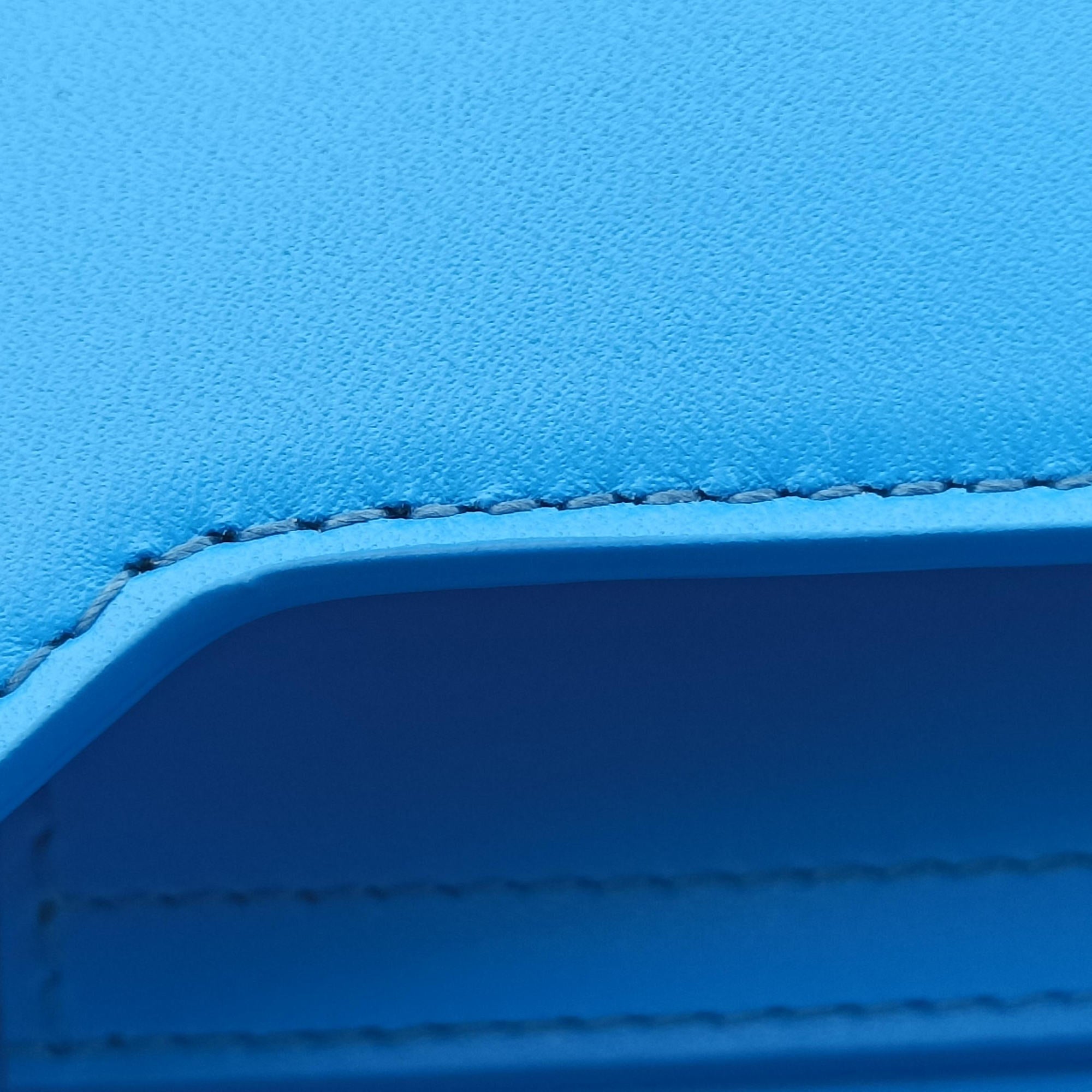 Secondhand Christian Dior Lock Blue Leather  shoulderbag | stylenewstar