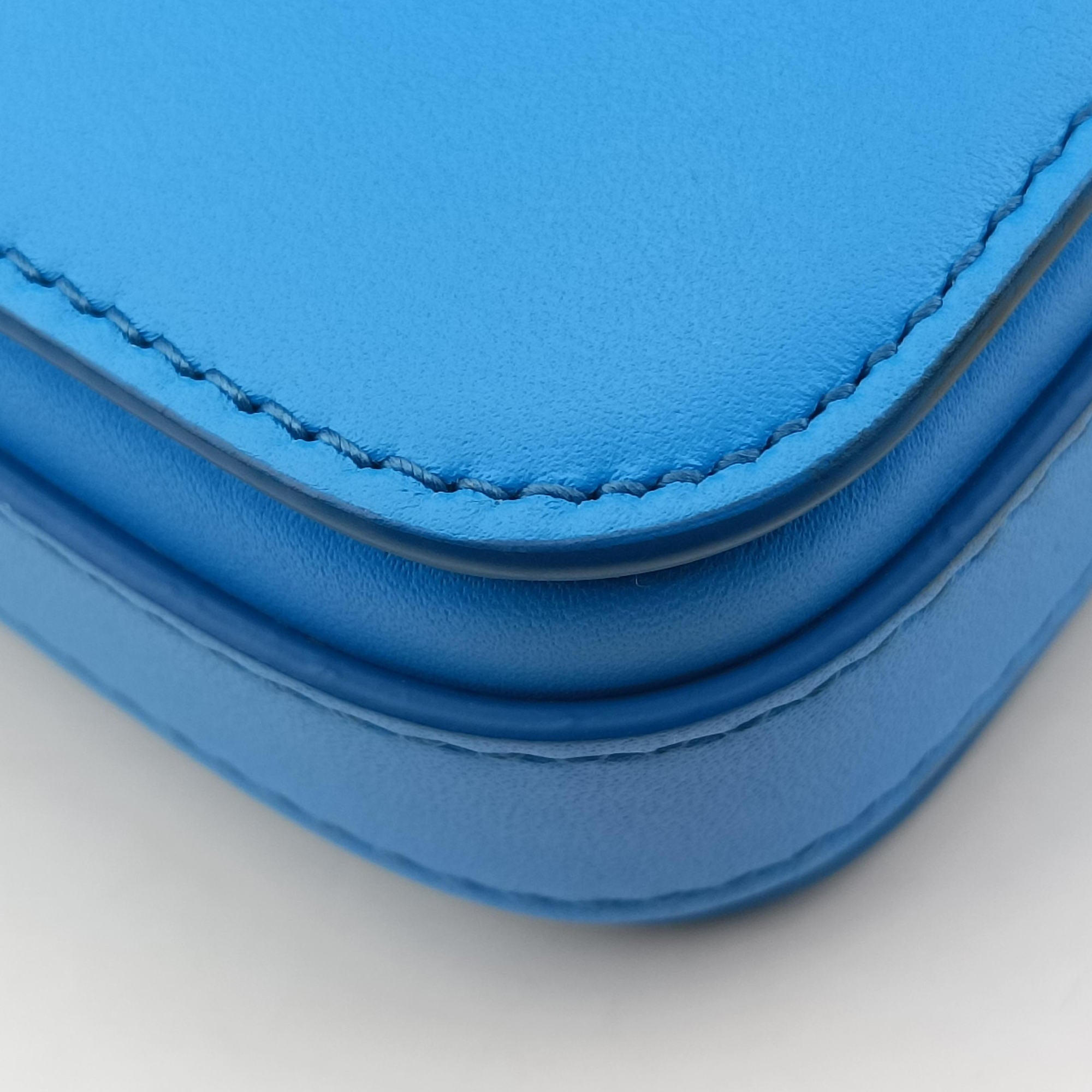 Secondhand Christian Dior Lock Blue Leather  shoulderbag | stylenewstar