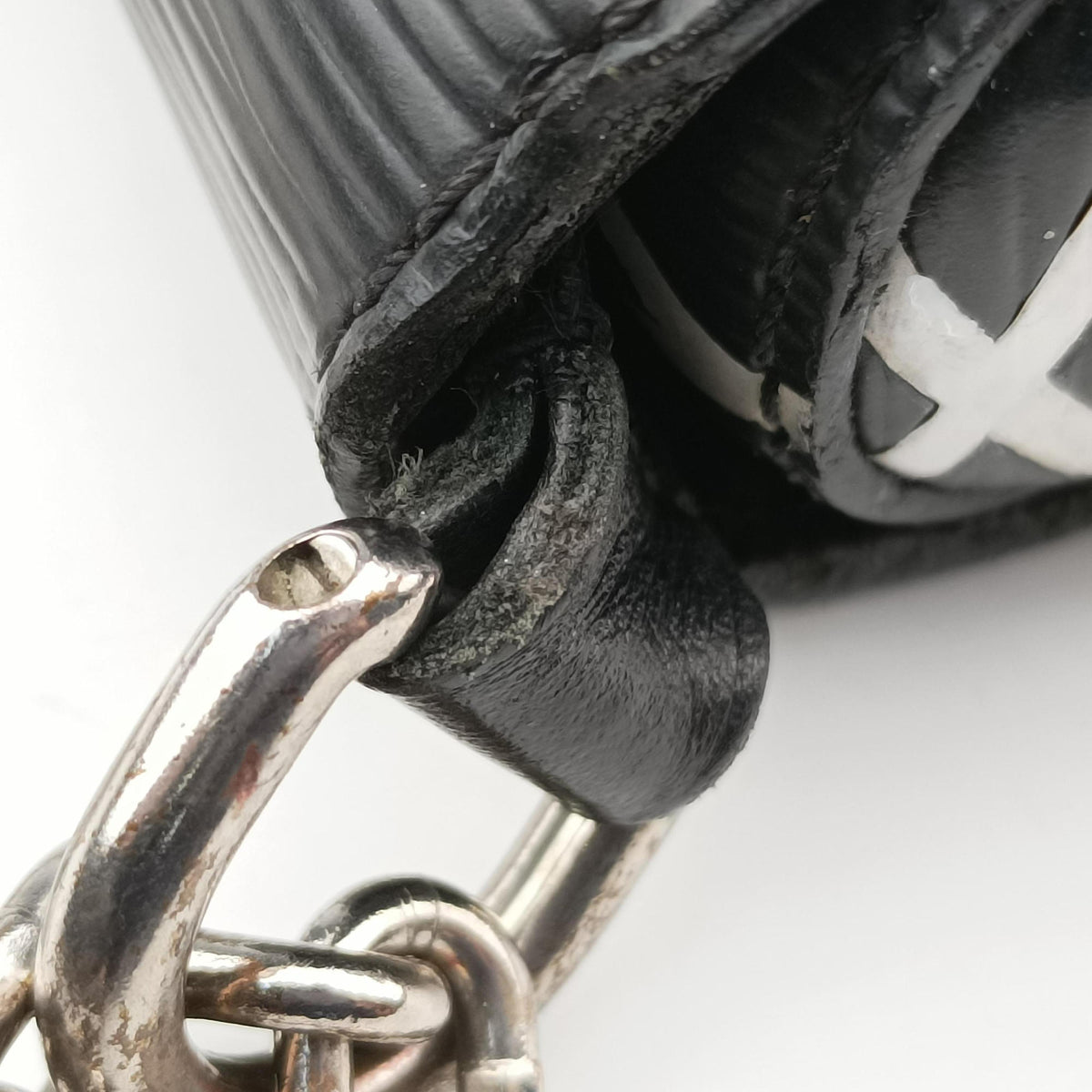 Vintage Louis Vuitton Twist Maltage Noir×White Epi M50525 shoulderbag | stylenewstar