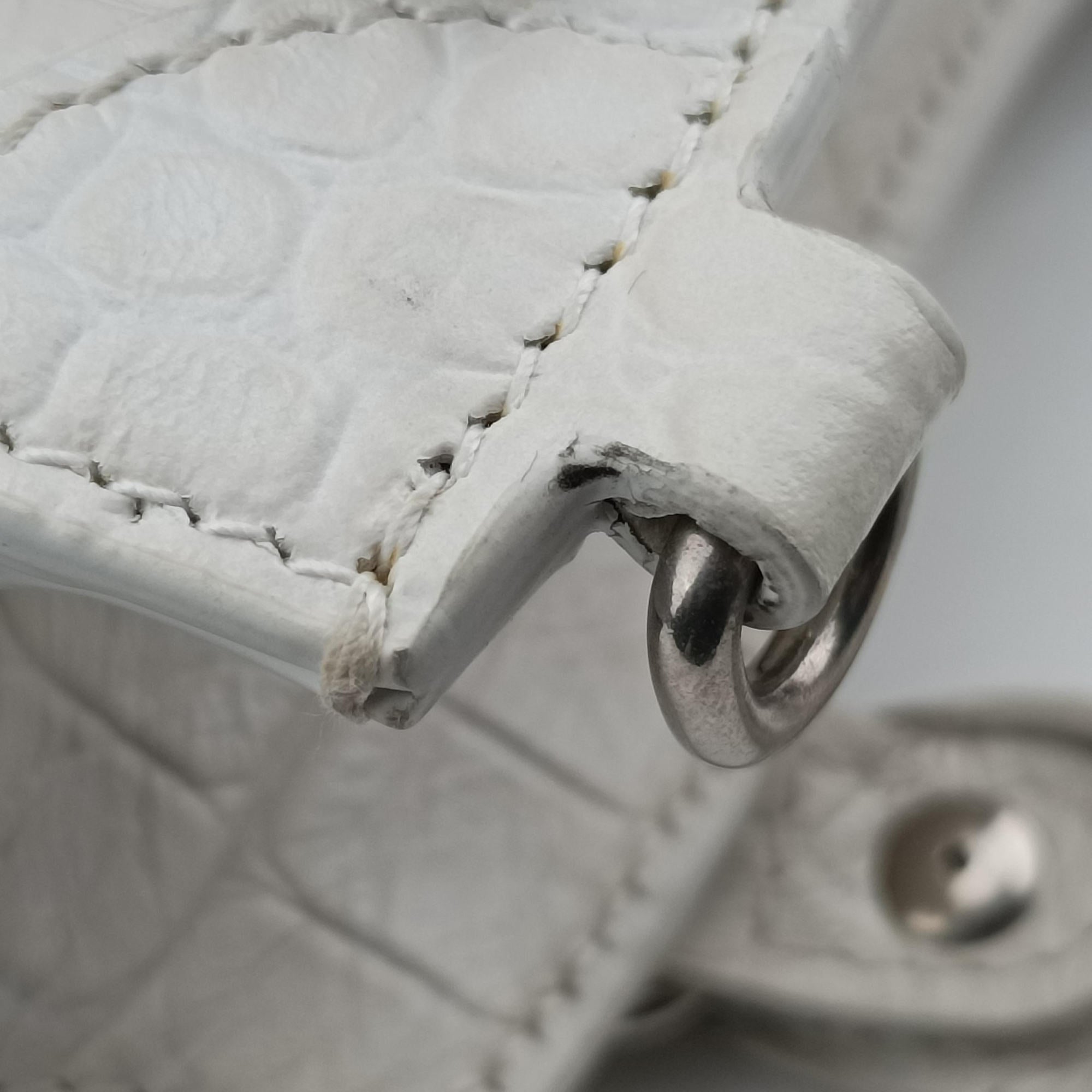 Pre-owned Balenciaga Neo Cagole XS White Leather  shoulderbag | stylenewstar